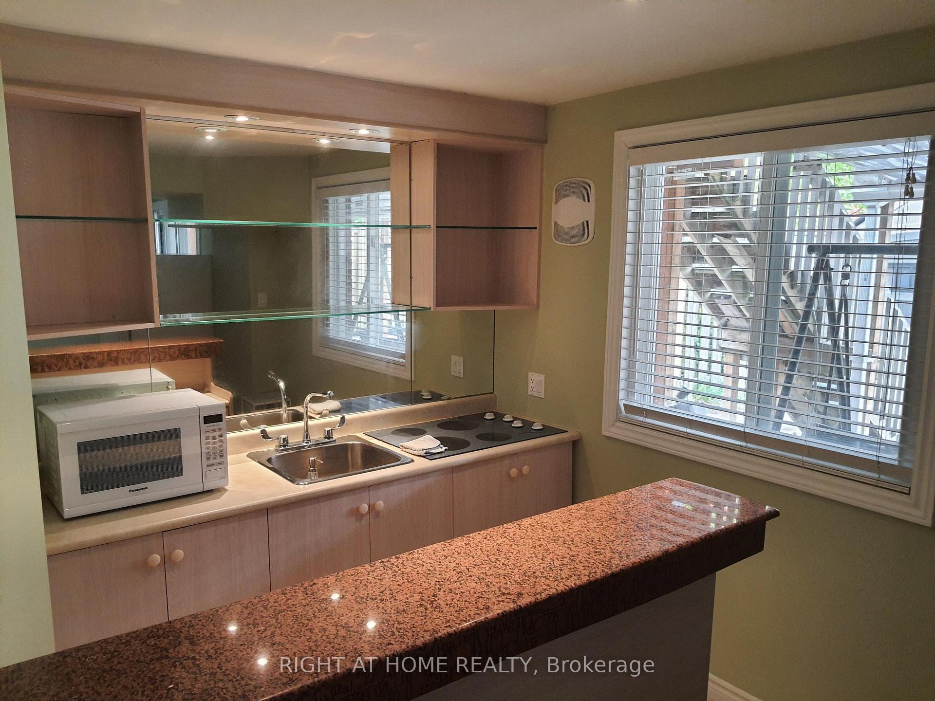 Photo 6 of 5260 Floral Hill-Basement Crescent, Mississauga, East Credit — HOMEH