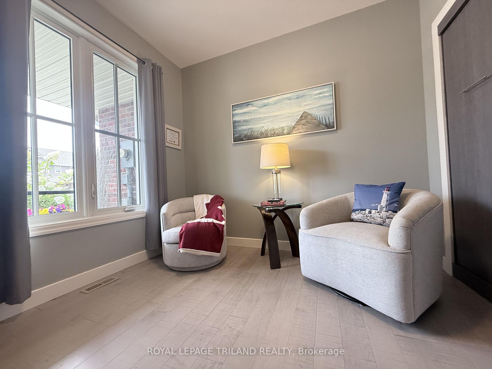 Photo 3 of 32 Charter Creek Court, St. Thomas — HOMEH