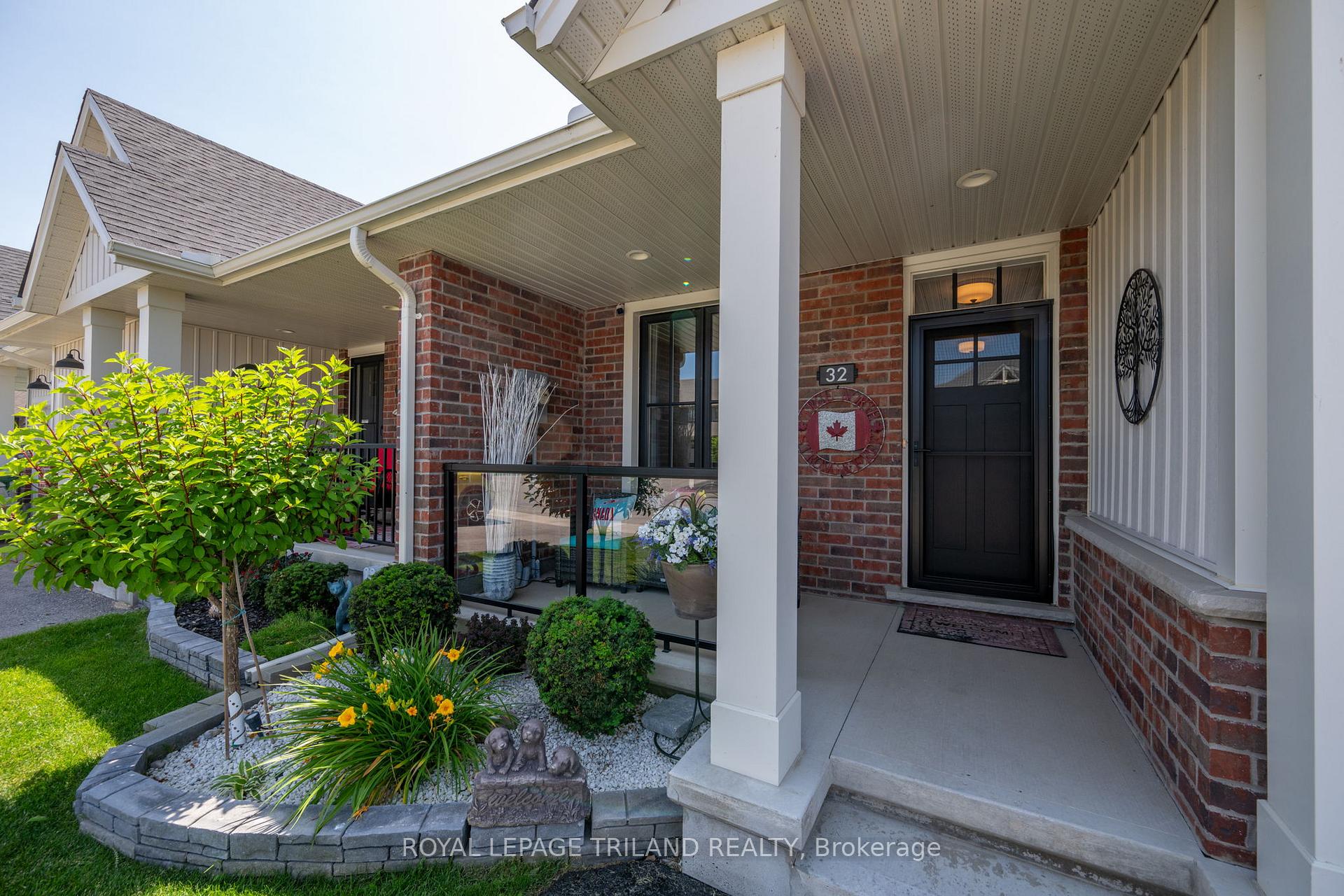 Photo 8 of 32 Charter Creek Court, St. Thomas — HOMEH