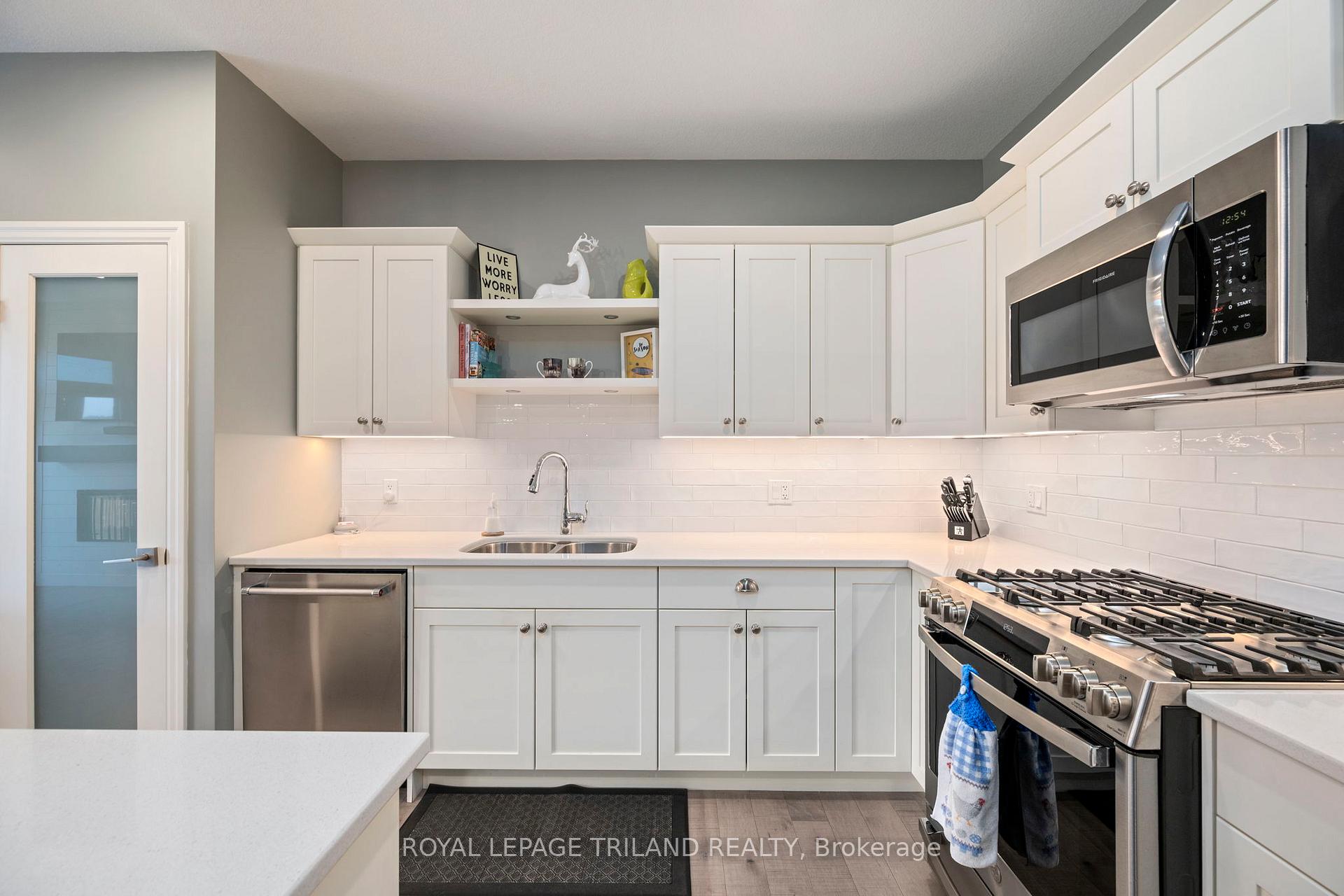 Photo 13 of 32 Charter Creek Court, St. Thomas — HOMEH