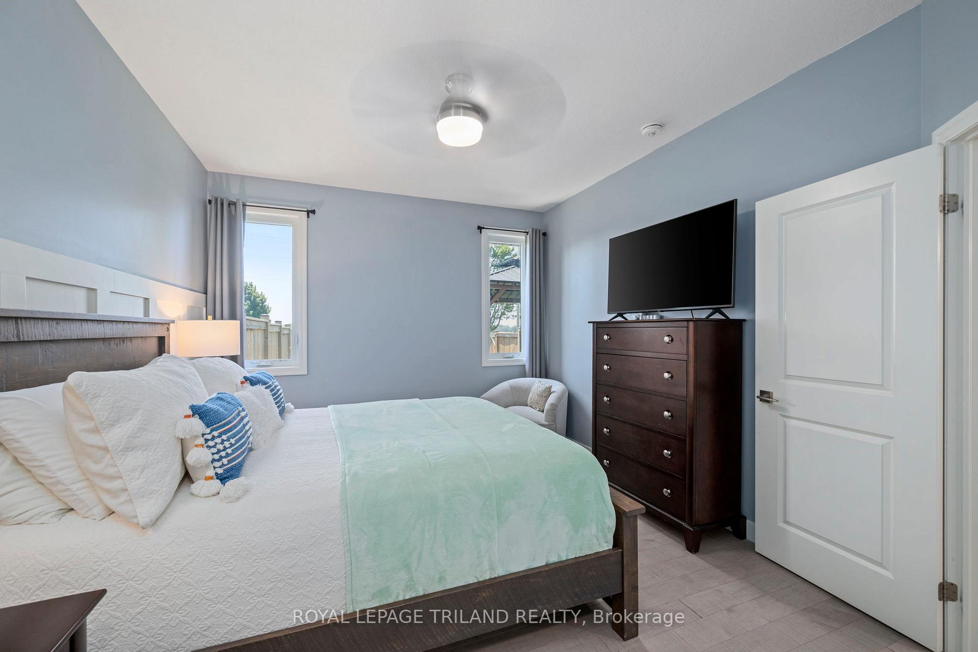 Photo 16 of 32 Charter Creek Court, St. Thomas — HOMEH