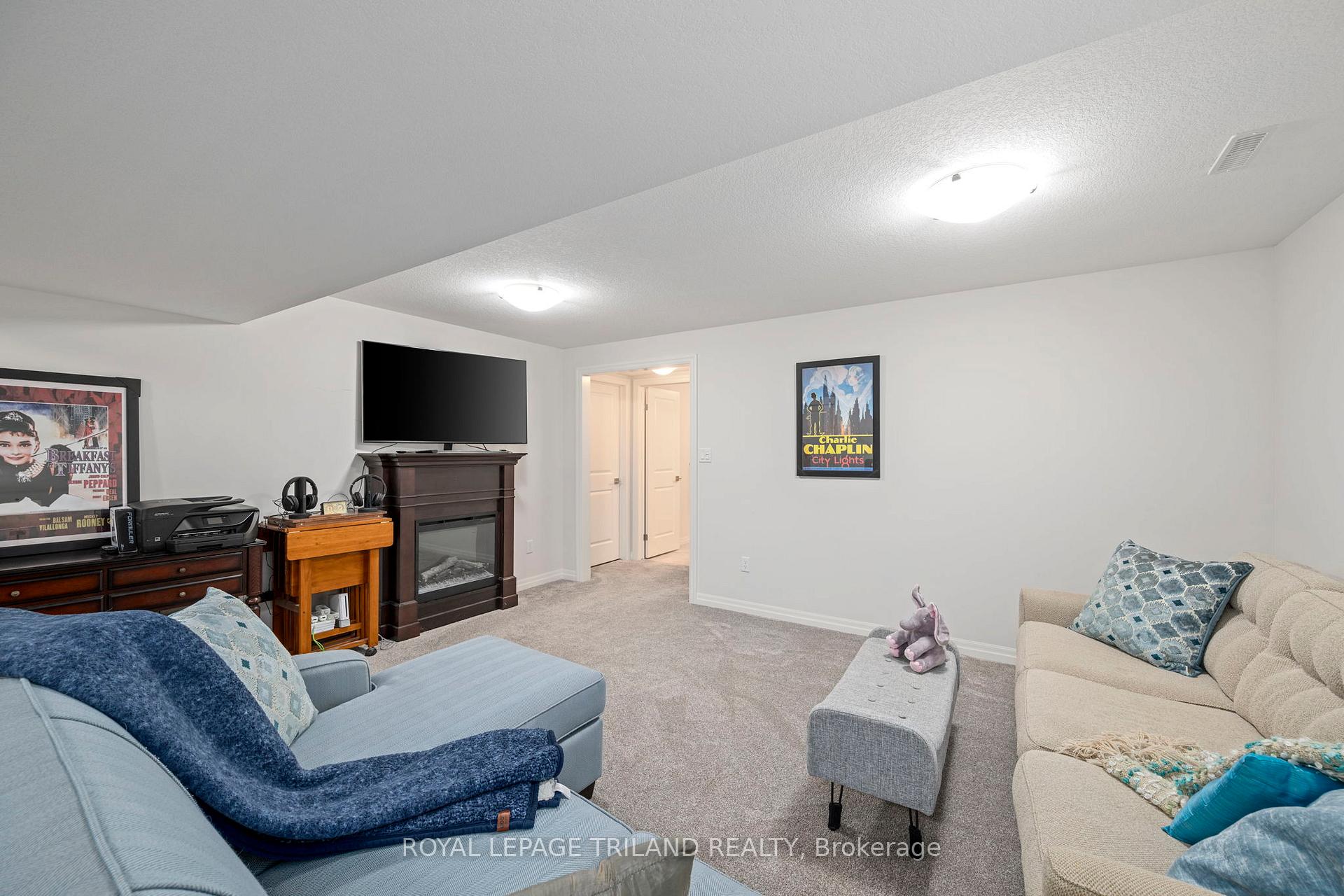 Photo 22 of 32 Charter Creek Court, St. Thomas — HOMEH