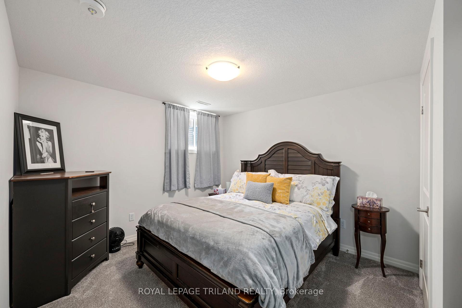Photo 23 of 32 Charter Creek Court, St. Thomas — HOMEH