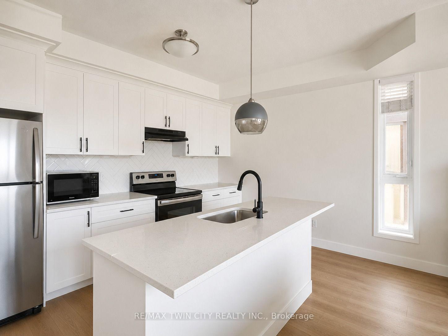 Photo 9 of Unit 30, 142 Foamflower Place, Waterloo, Columbia Forest/Clair Hills — HOMEH