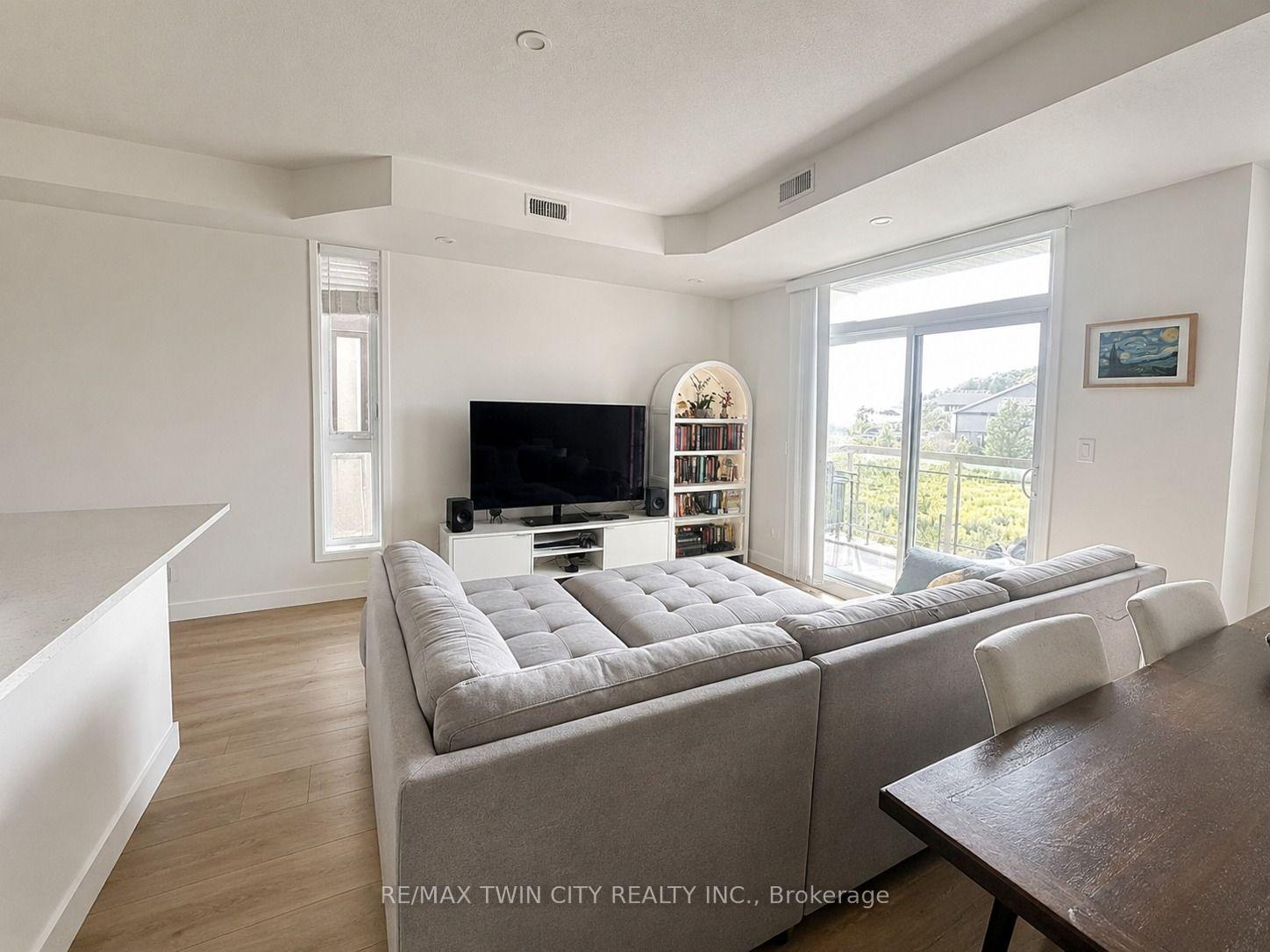 Photo 11 of Unit 30, 142 Foamflower Place, Waterloo, Columbia Forest/Clair Hills — HOMEH