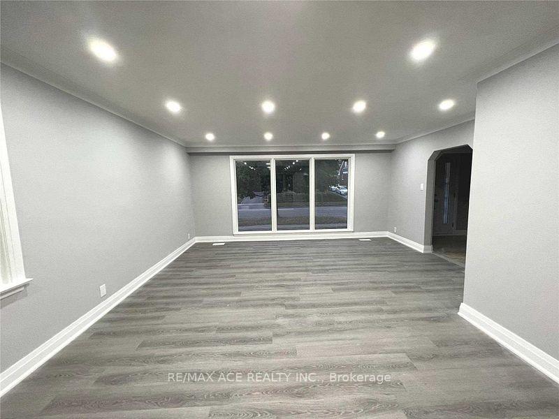 Photo 4 of 25 Courton Drive, Scarborough, Wexford-Maryvale — HOMEH