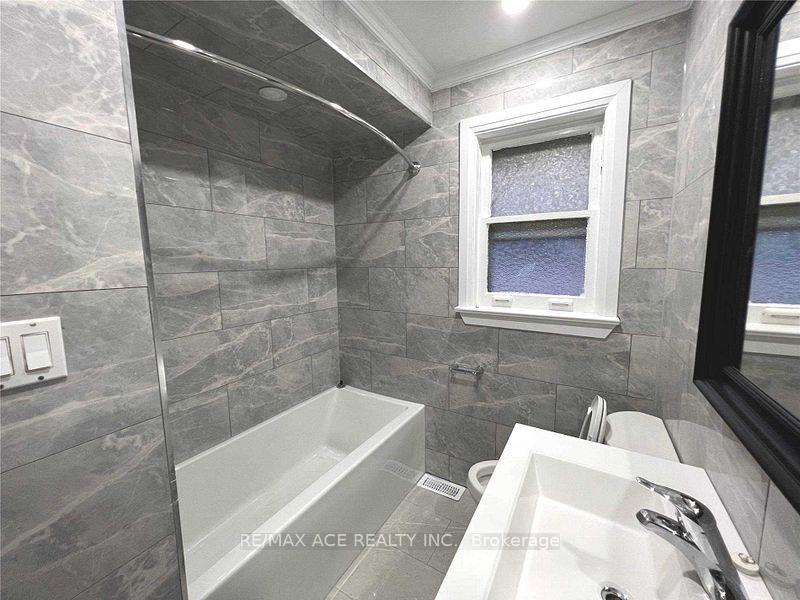 Photo 9 of 25 Courton Drive, Scarborough, Wexford-Maryvale — HOMEH