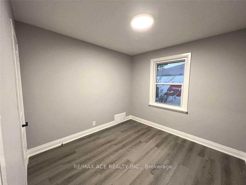 Photo 12 of 25 Courton Drive, Scarborough, Wexford-Maryvale — HOMEH