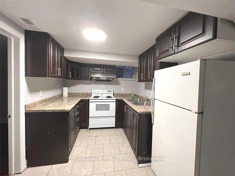 Photo 13 of 25 Courton Drive, Scarborough, Wexford-Maryvale — HOMEH