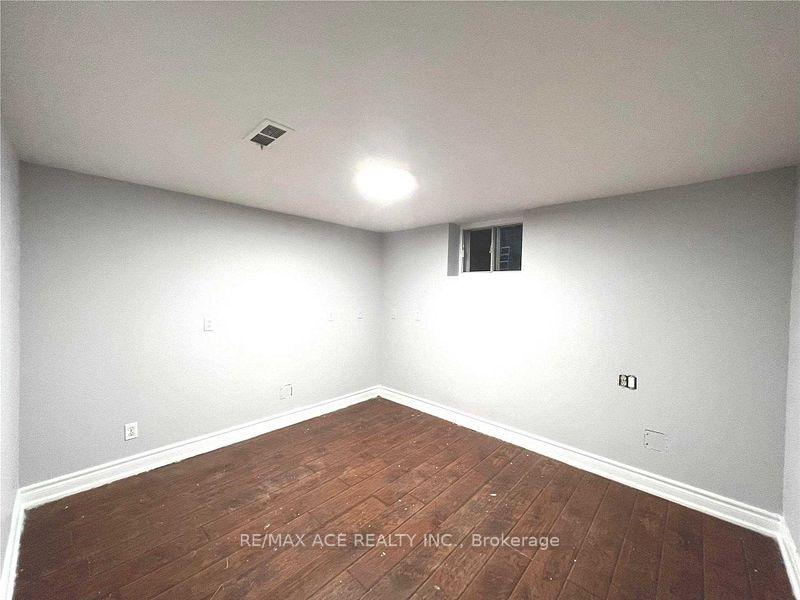 Photo 16 of 25 Courton Drive, Scarborough, Wexford-Maryvale — HOMEH