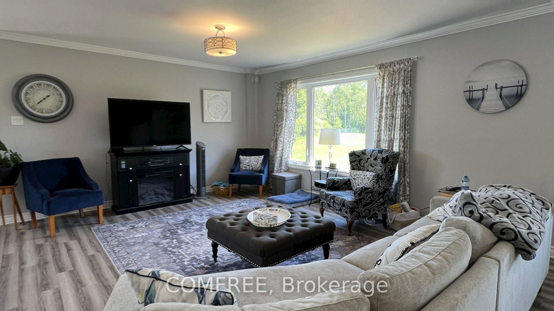 Photo 5 of 318 Norris Road, Tay Valley, Bathurst/Burgess & Sherbrooke (Bathurst) Twp — HOMEH