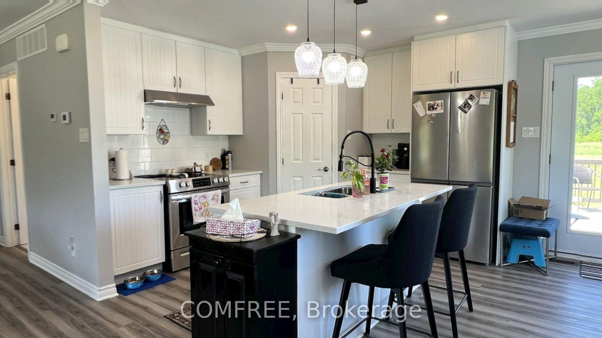 Photo 8 of 318 Norris Road, Tay Valley, Bathurst/Burgess & Sherbrooke (Bathurst) Twp — HOMEH