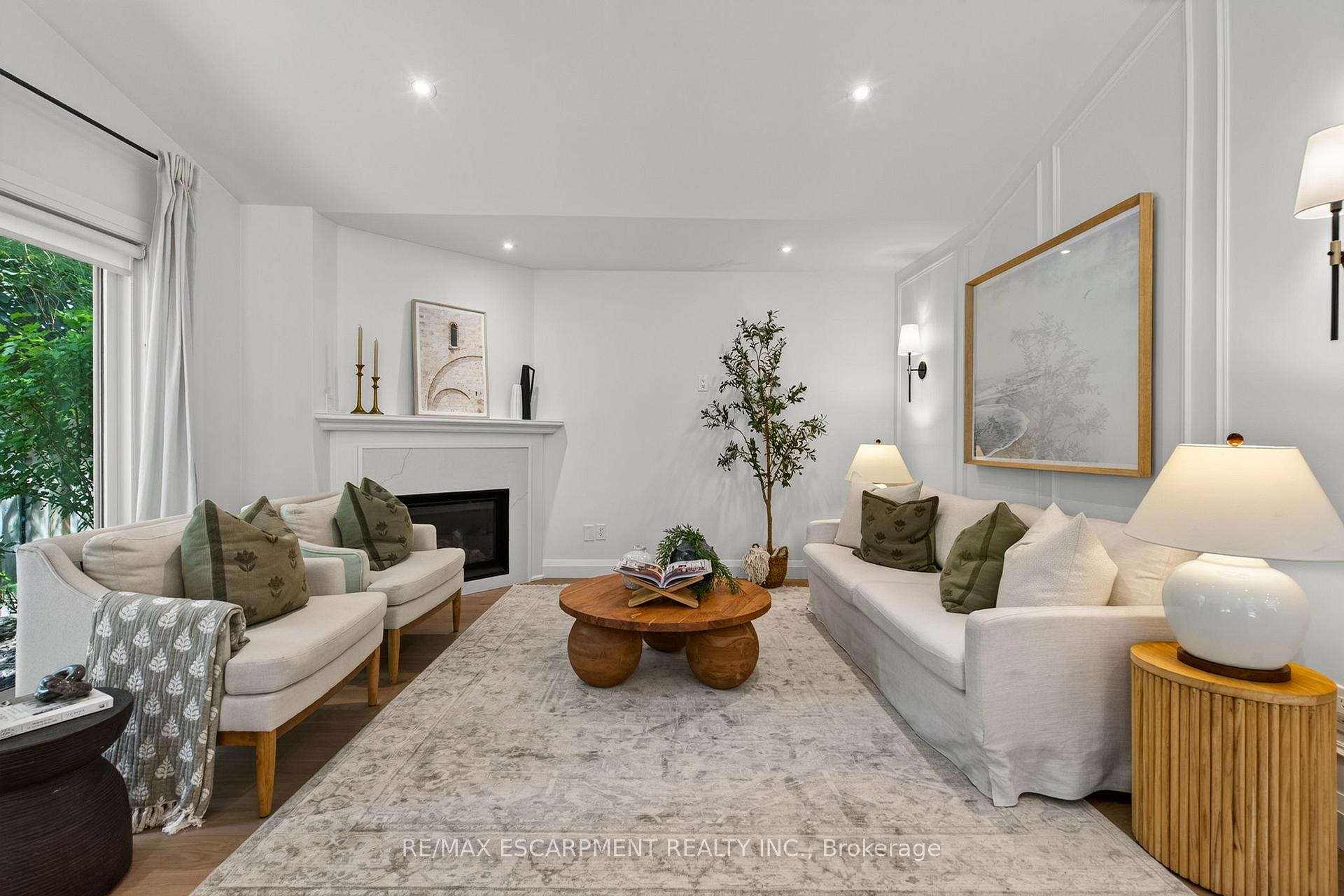 Photo 19 of Unit 1, 3333 New Street, Burlington, Roseland — HOMEH