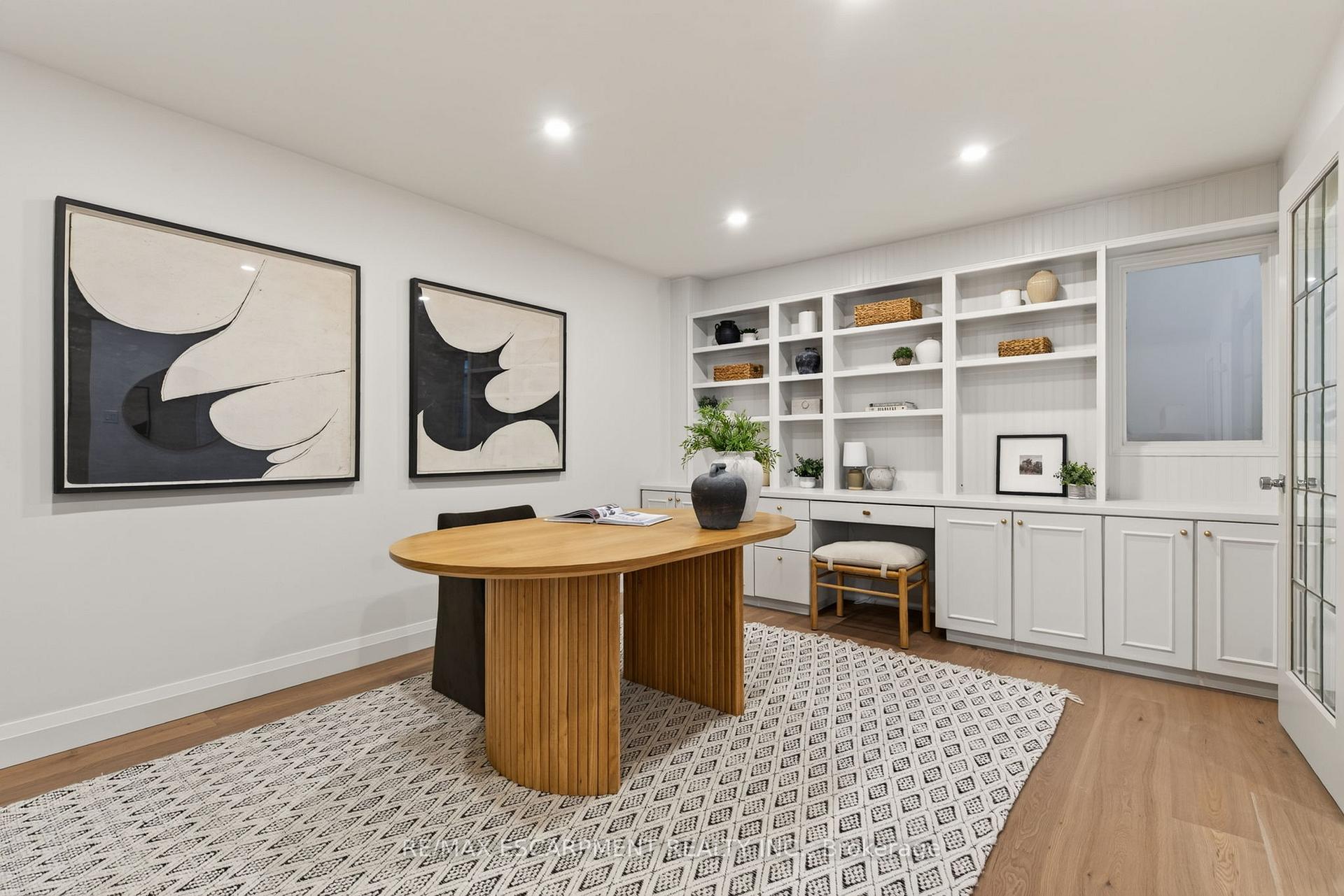 Photo 21 of Unit 1, 3333 New Street, Burlington, Roseland — HOMEH
