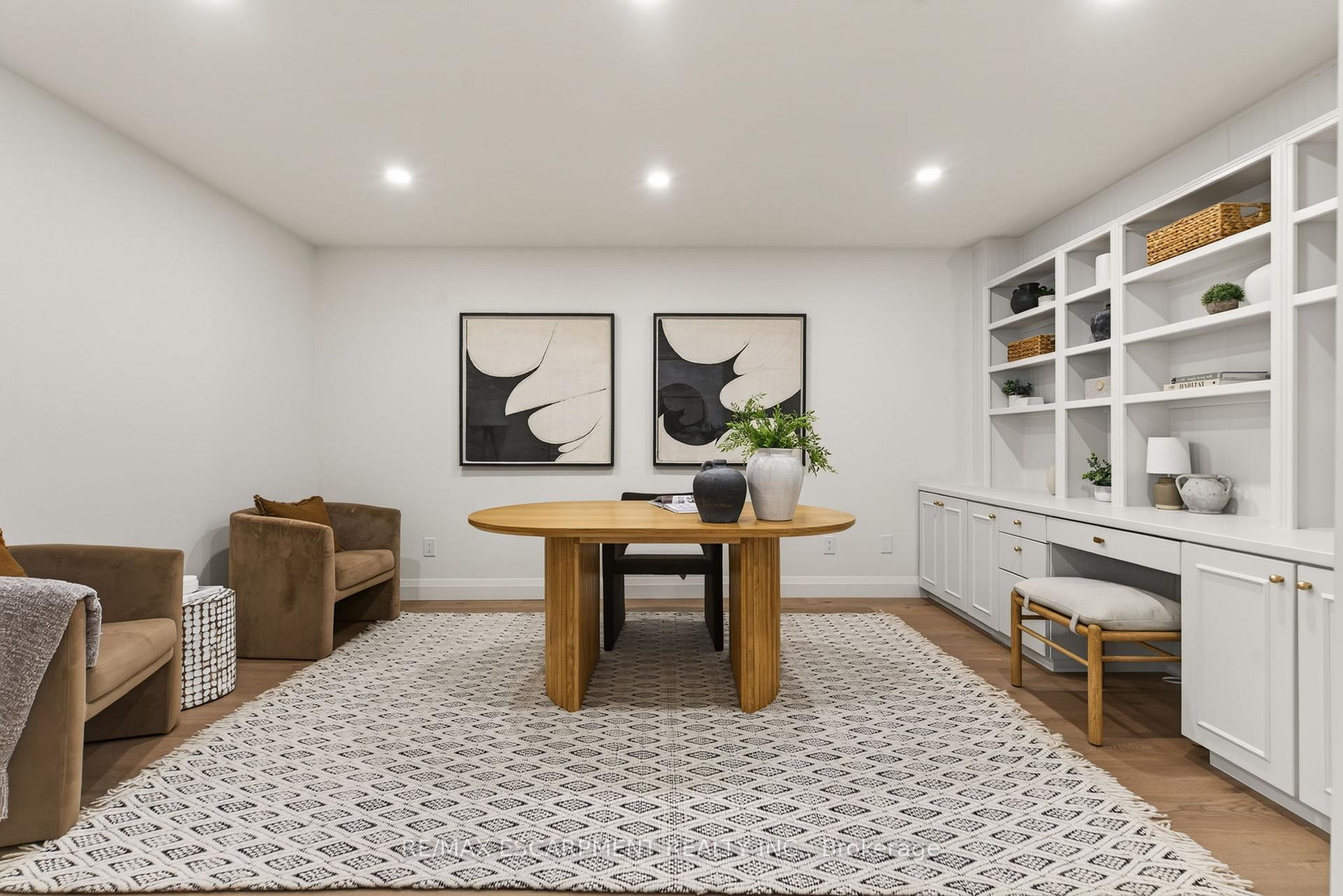 Photo 22 of Unit 1, 3333 New Street, Burlington, Roseland — HOMEH