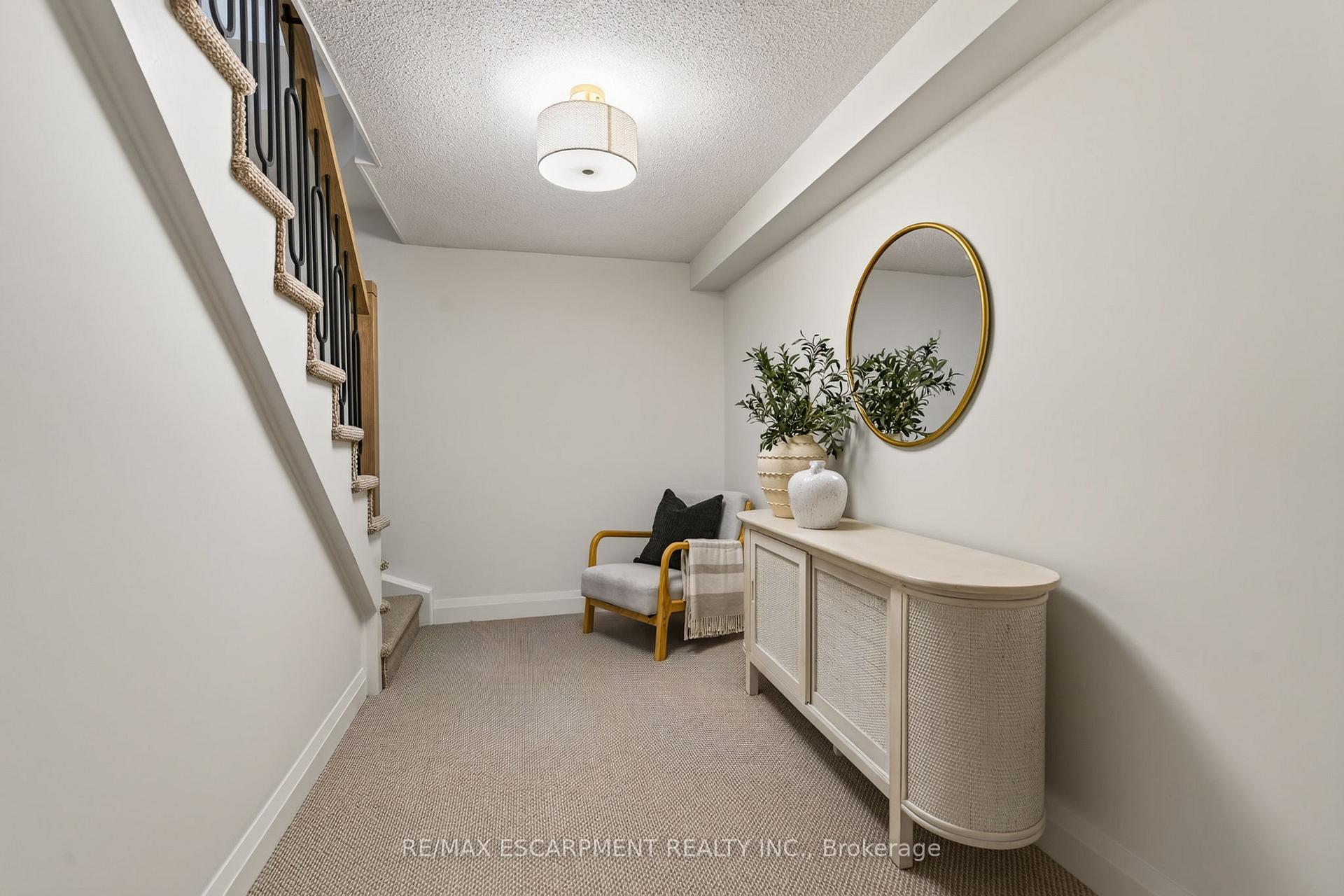 Photo 29 of Unit 1, 3333 New Street, Burlington, Roseland — HOMEH