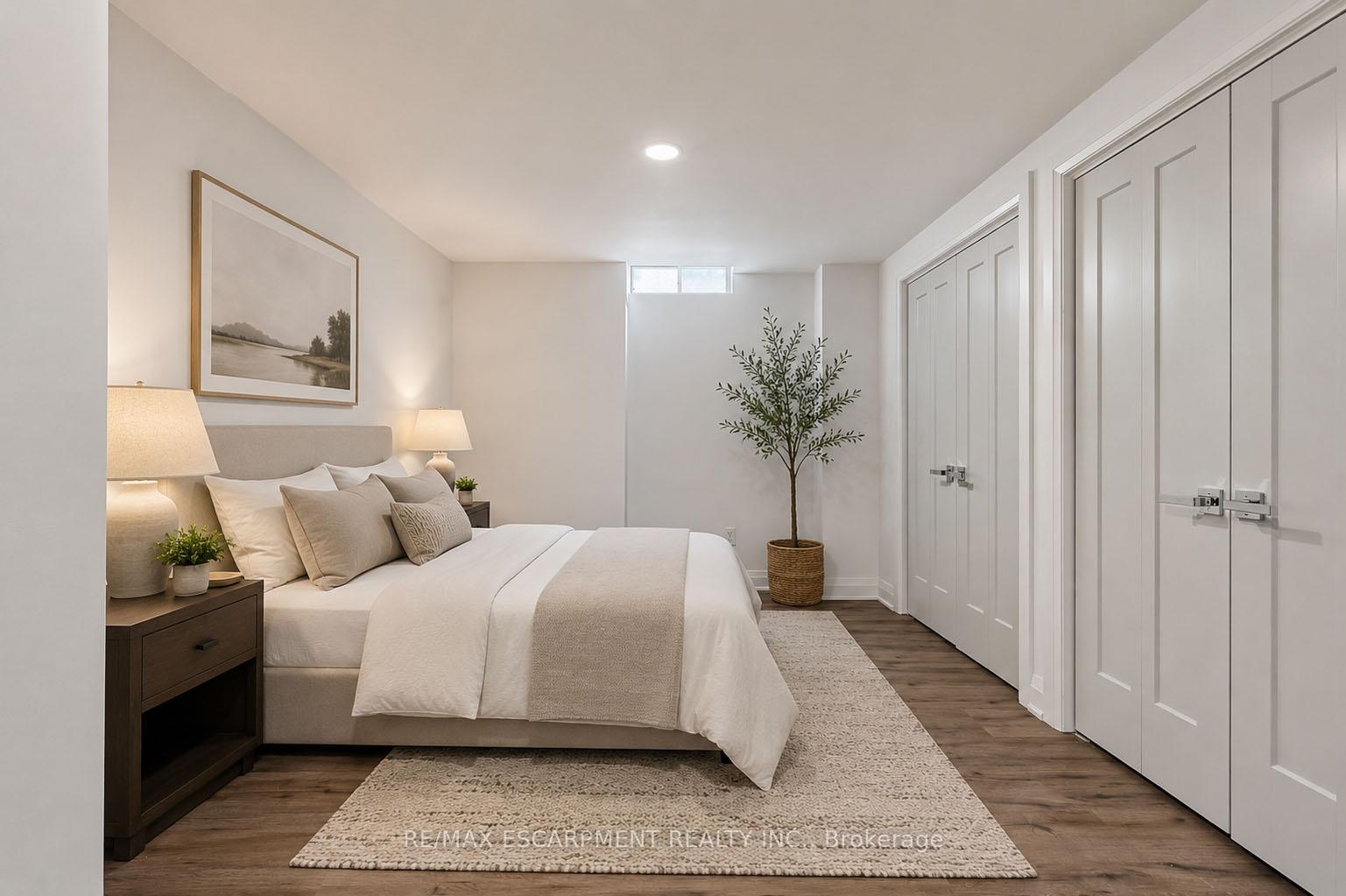 Photo 33 of Unit 1, 3333 New Street, Burlington, Roseland — HOMEH