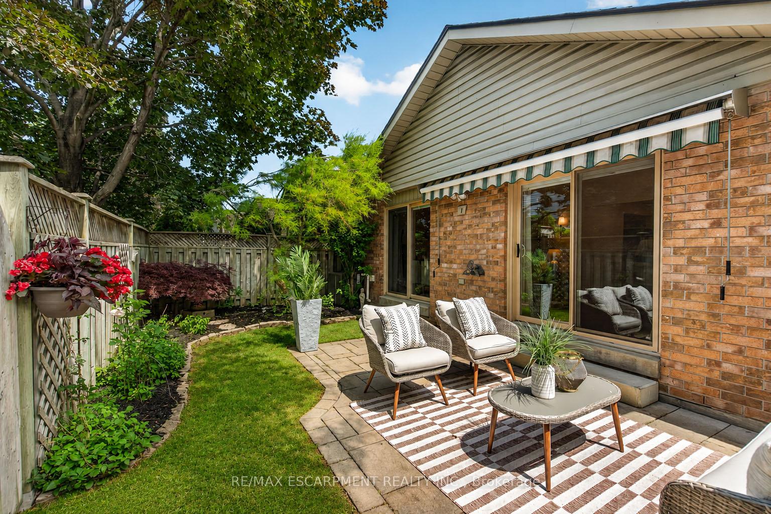 Photo 38 of Unit 1, 3333 New Street, Burlington, Roseland — HOMEH