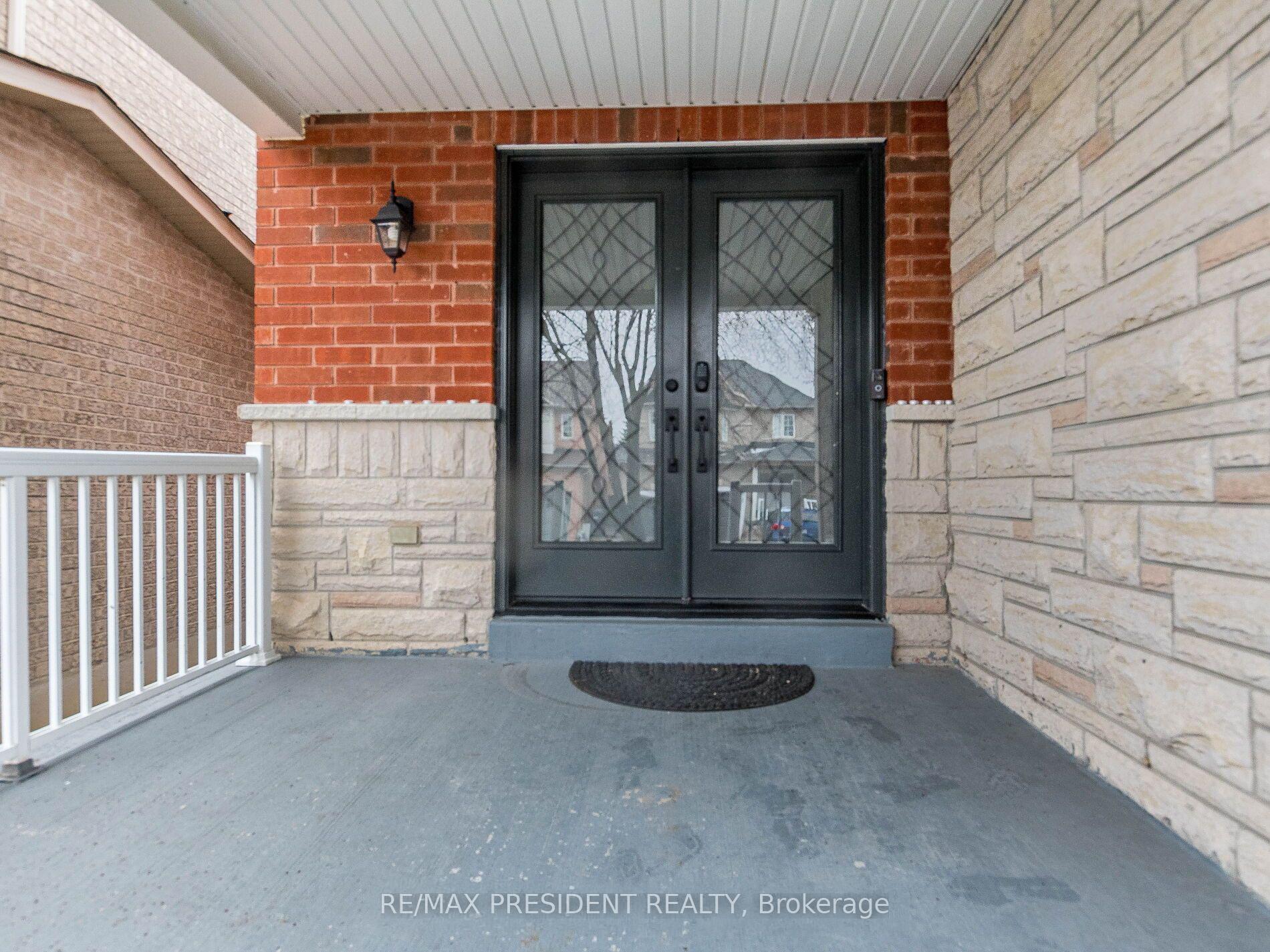 Photo 3 of 8 River Heights Drive, Brampton, Bram East — HOMEH