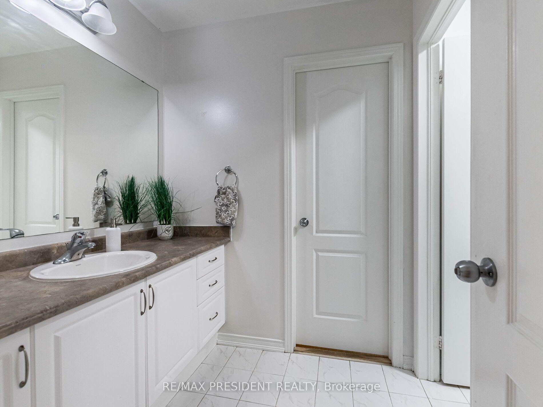 Photo 23 of 8 River Heights Drive, Brampton, Bram East — HOMEH