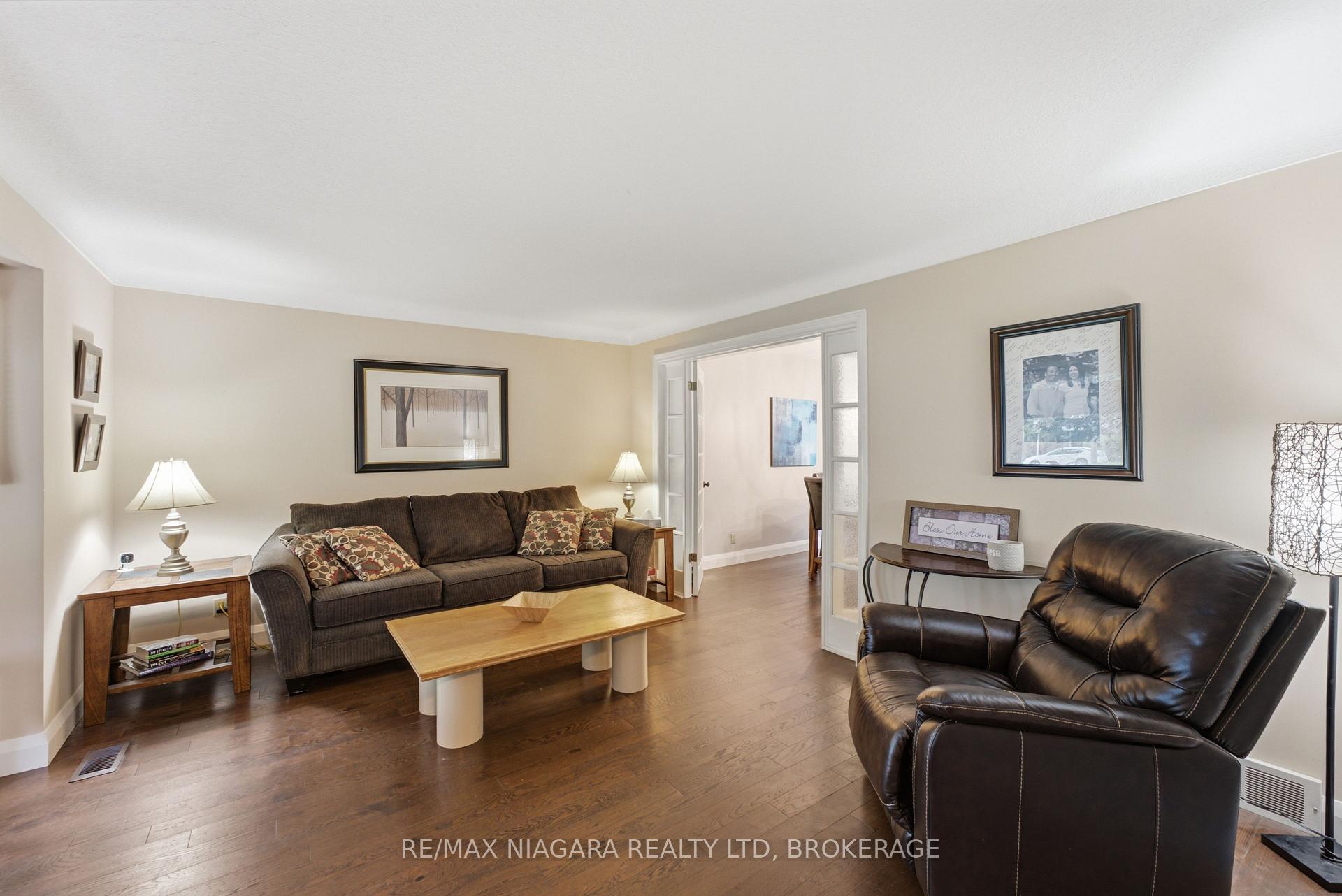Photo 4 of 9 Beechnut Court, Pelham, Fonthill — HOMEH