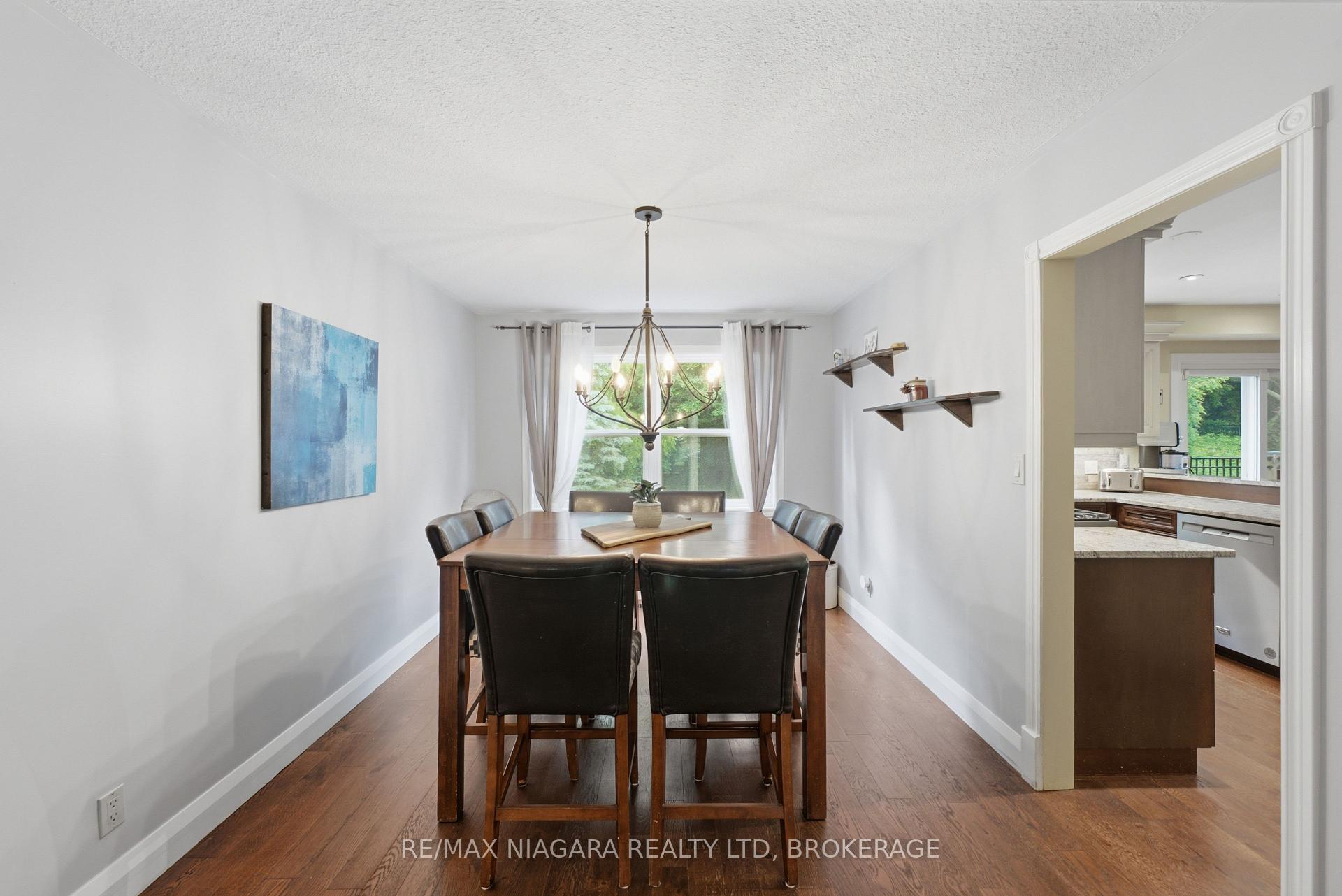Photo 5 of 9 Beechnut Court, Pelham, Fonthill — HOMEH