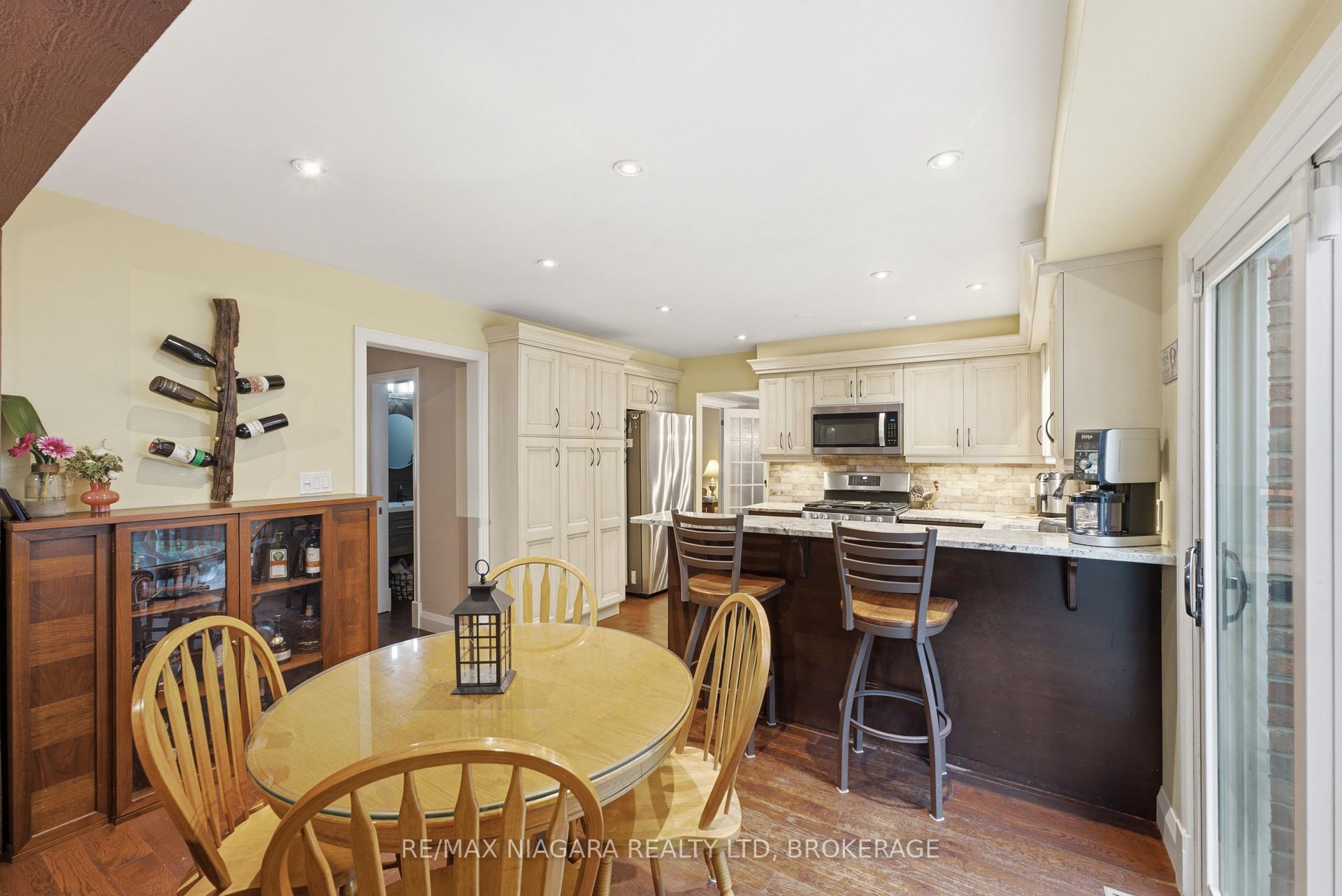 Photo 15 of 9 Beechnut Court, Pelham, Fonthill — HOMEH