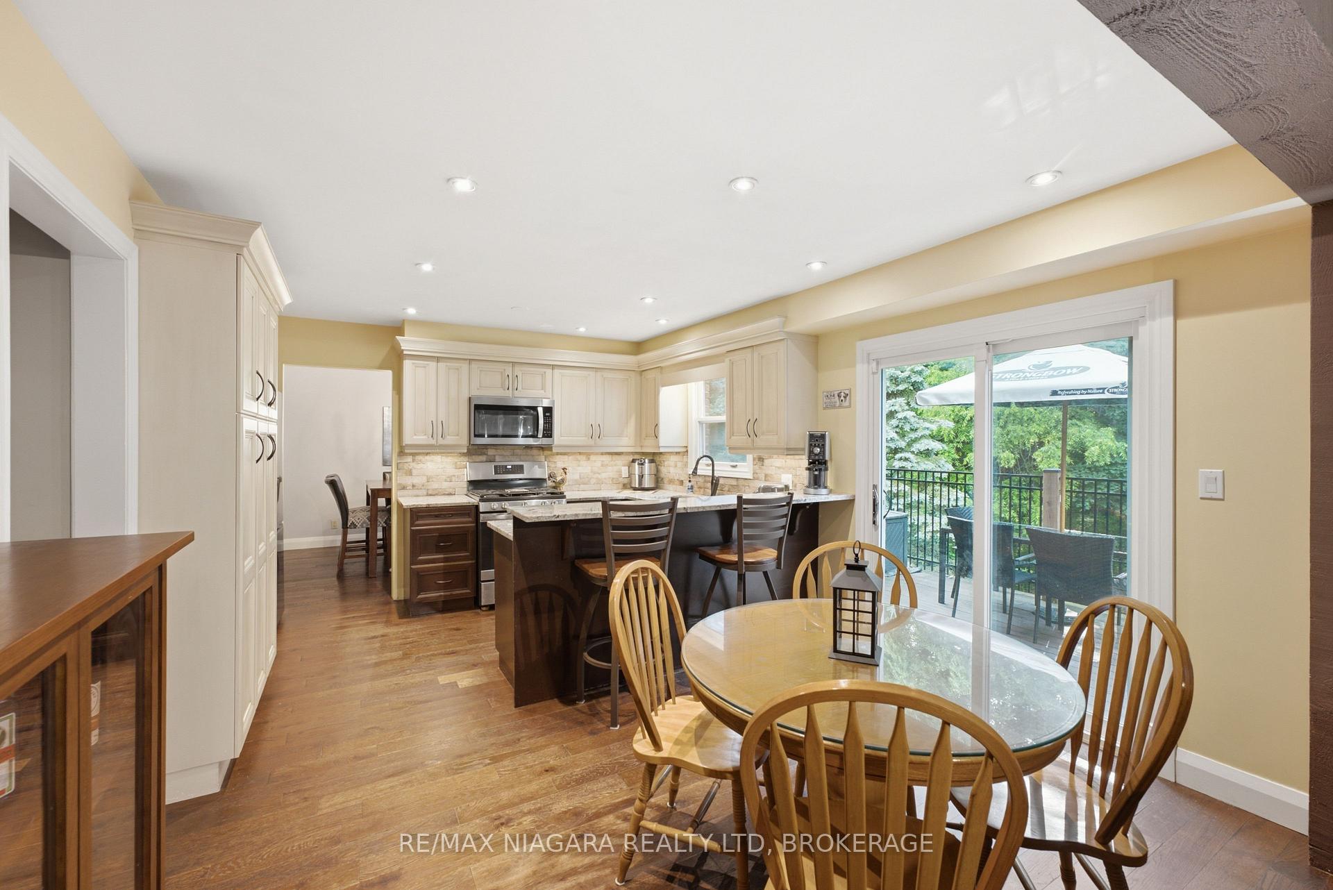 Photo 16 of 9 Beechnut Court, Pelham, Fonthill — HOMEH