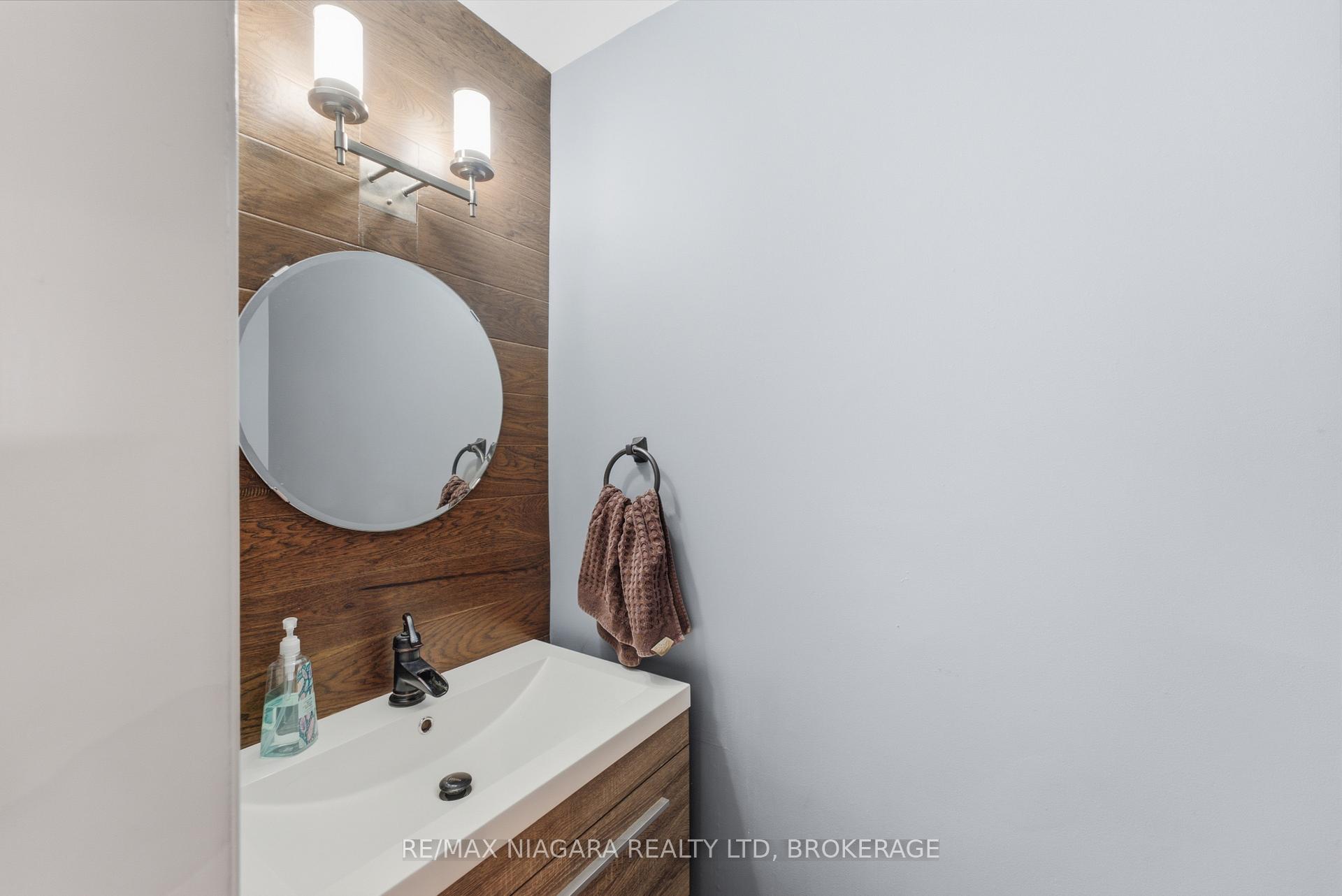 Photo 17 of 9 Beechnut Court, Pelham, Fonthill — HOMEH
