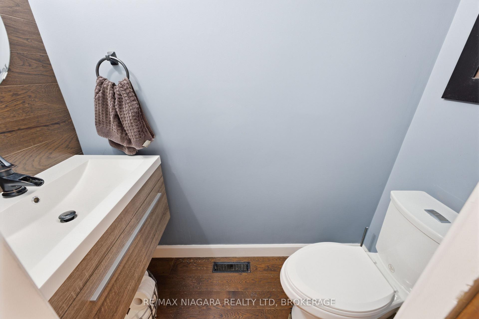 Photo 18 of 9 Beechnut Court, Pelham, Fonthill — HOMEH