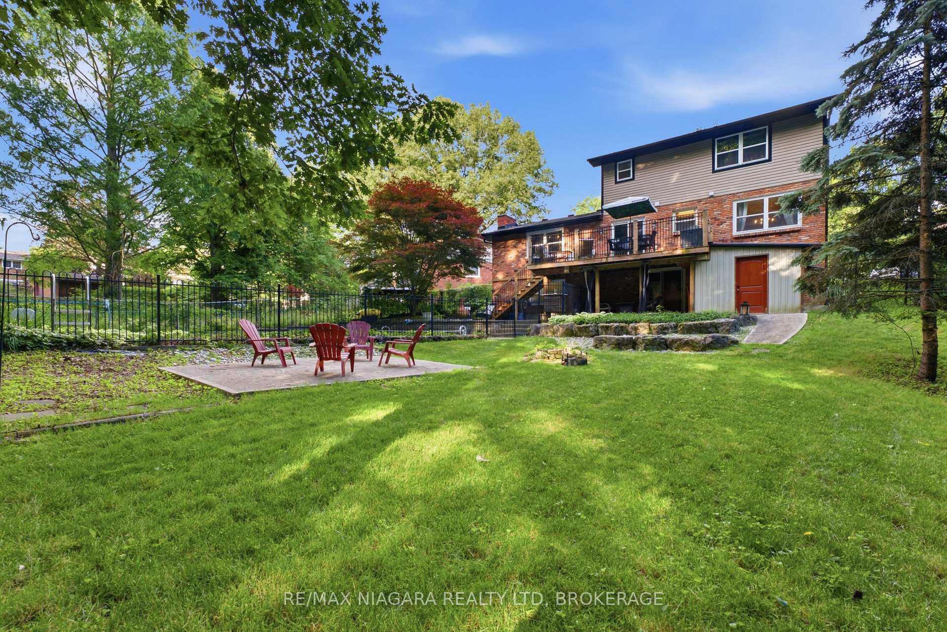 Photo 42 of 9 Beechnut Court, Pelham, Fonthill — HOMEH