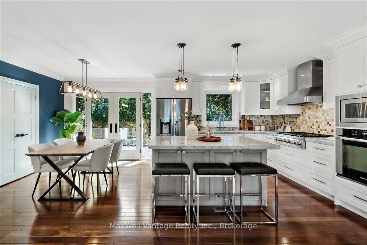Photo 3 of 26 Crossburn Drive, North York, Banbury-Don Mills — HOMEH