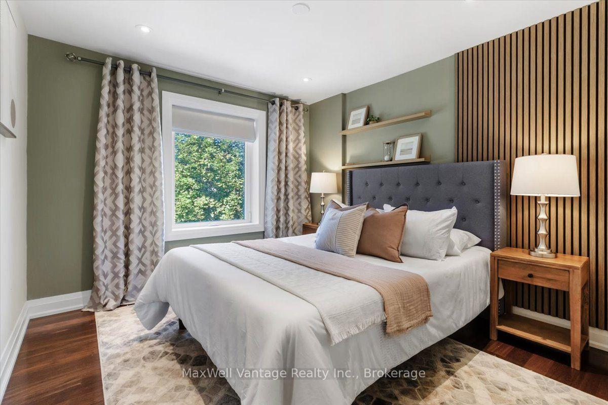 Photo 18 of 26 Crossburn Drive, North York, Banbury-Don Mills — HOMEH