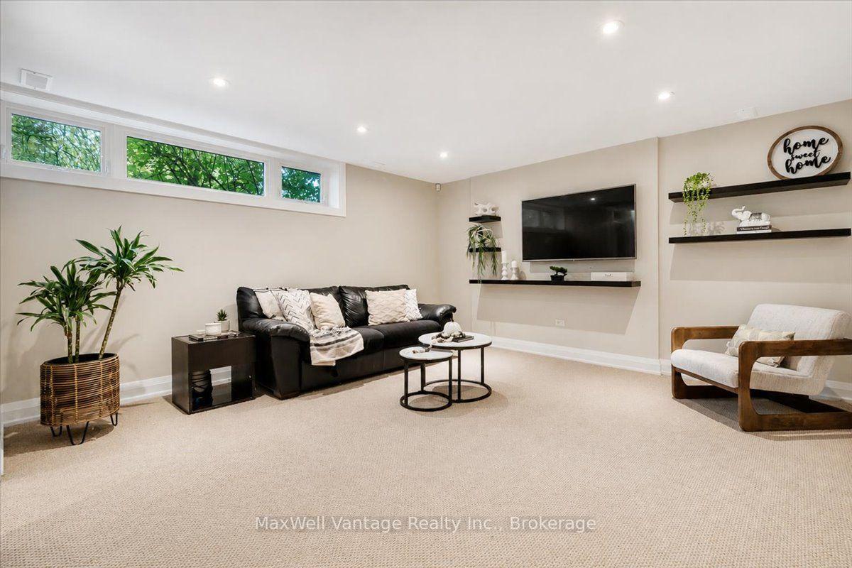Photo 25 of 26 Crossburn Drive, North York, Banbury-Don Mills — HOMEH