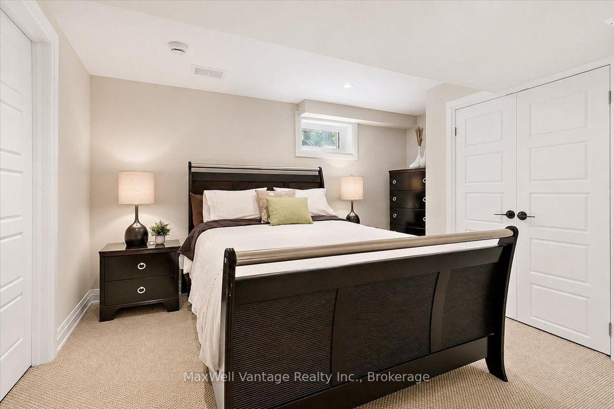Photo 29 of 26 Crossburn Drive, North York, Banbury-Don Mills — HOMEH
