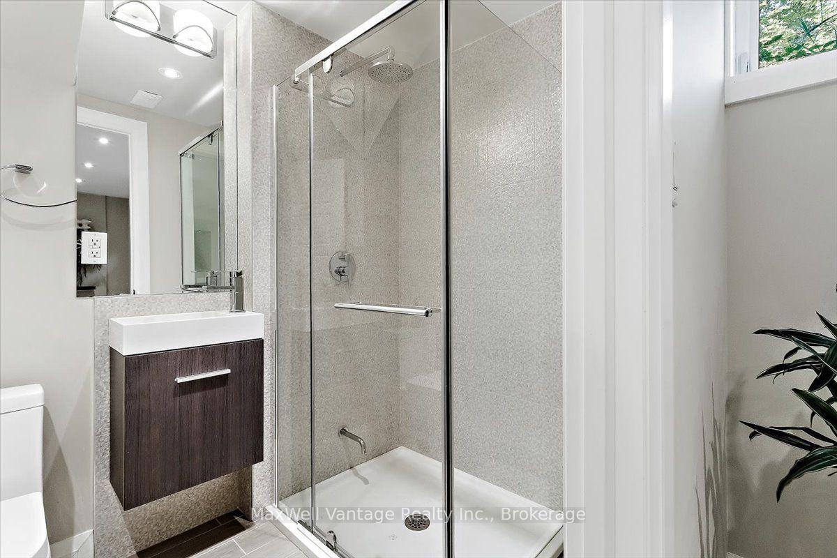 Photo 26 of 26 Crossburn Drive, North York, Banbury-Don Mills — HOMEH