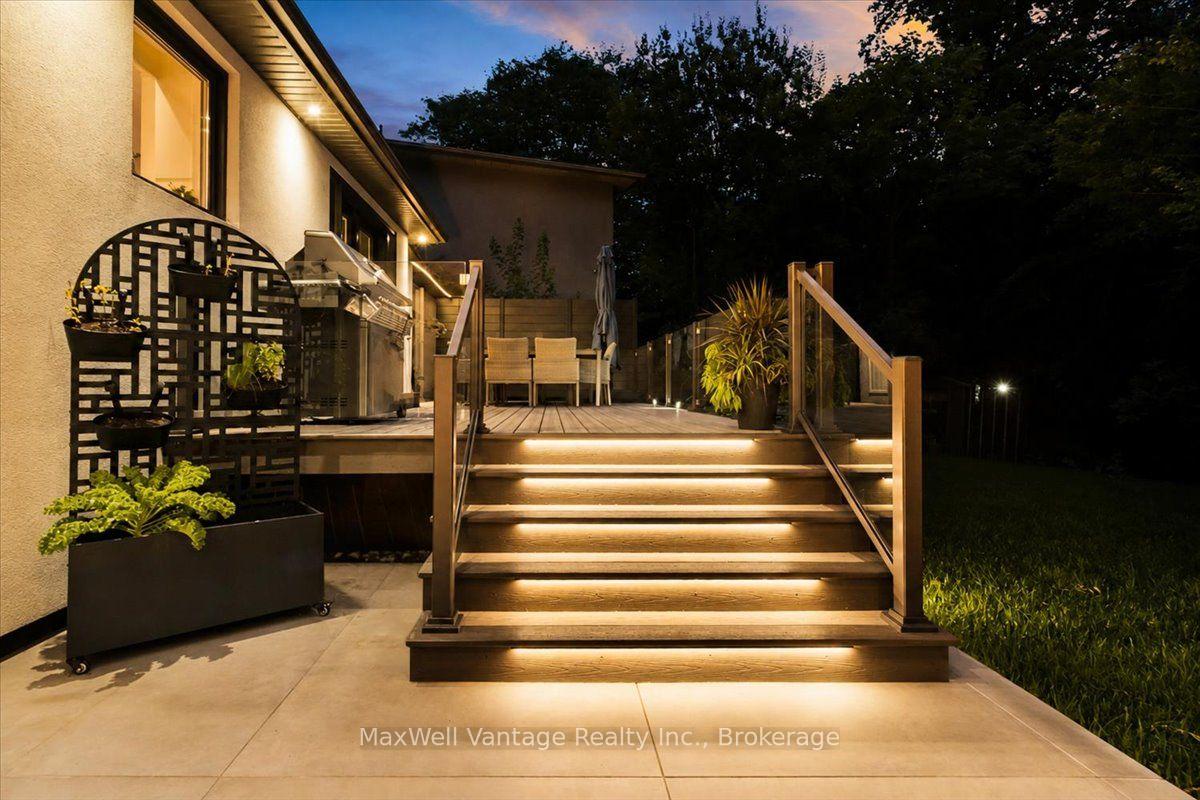 Photo 43 of 26 Crossburn Drive, North York, Banbury-Don Mills — HOMEH
