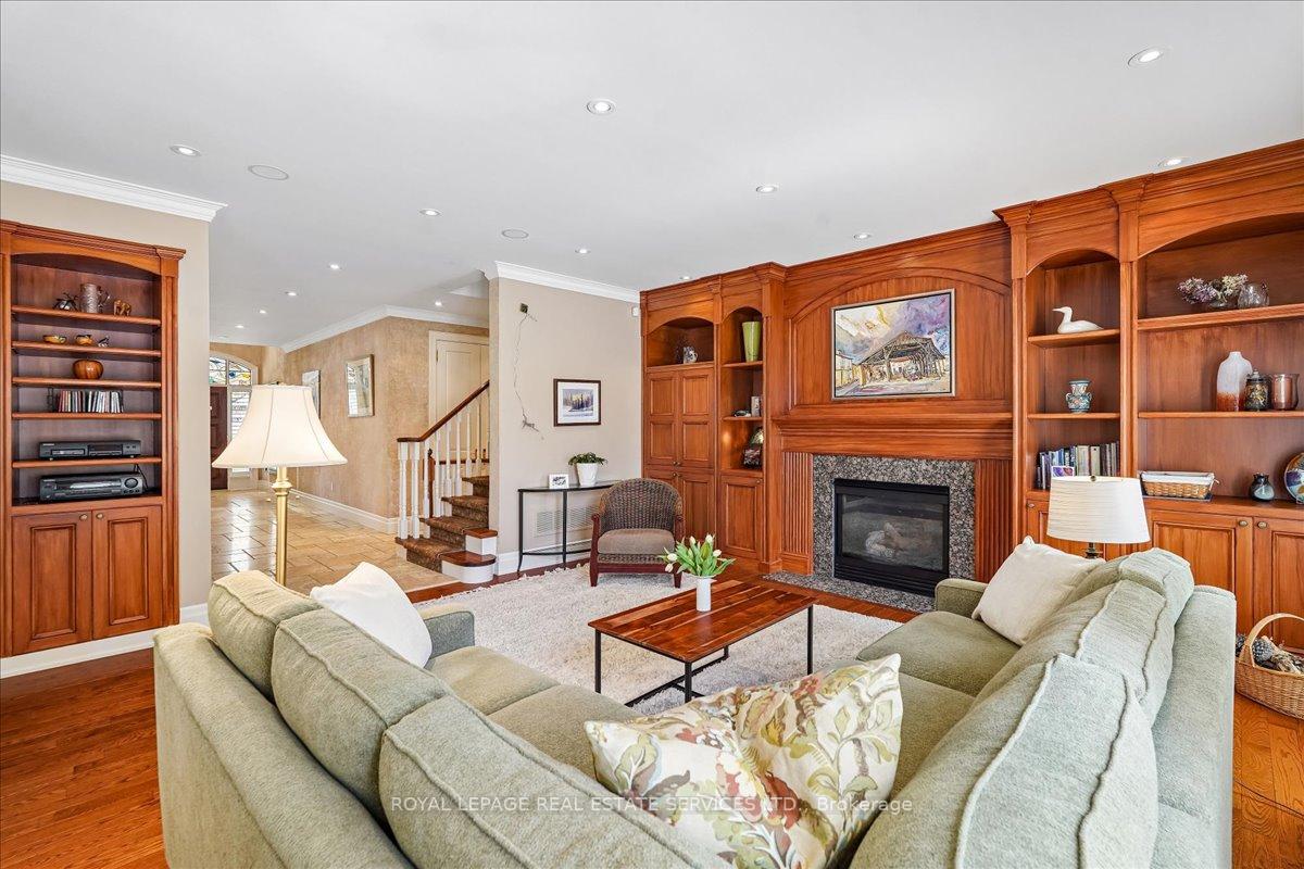 Photo 12 of 1726 The Pines, Mississauga, Clarkson — HOMEH