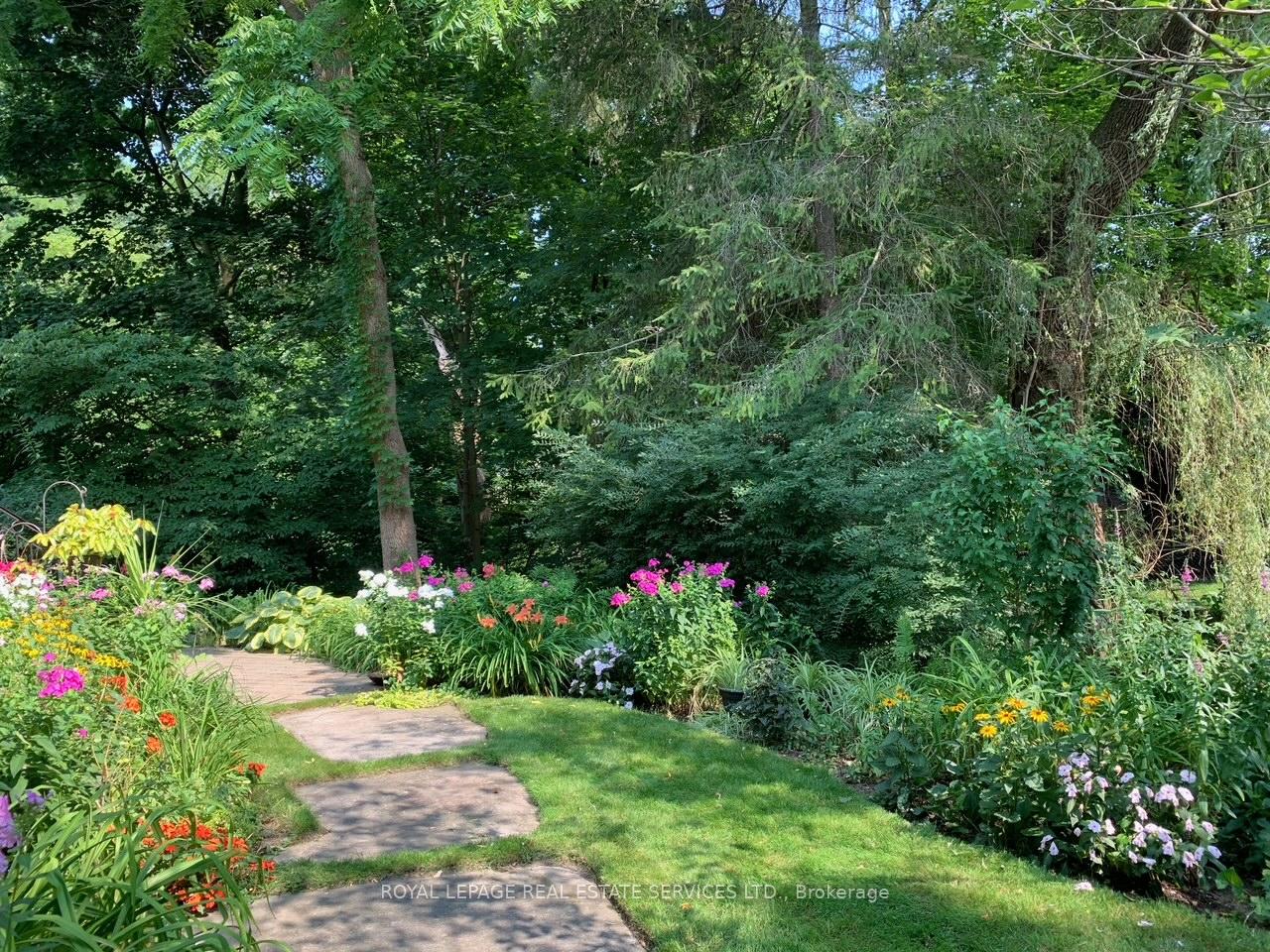 Photo 39 of 1726 The Pines, Mississauga, Clarkson — HOMEH
