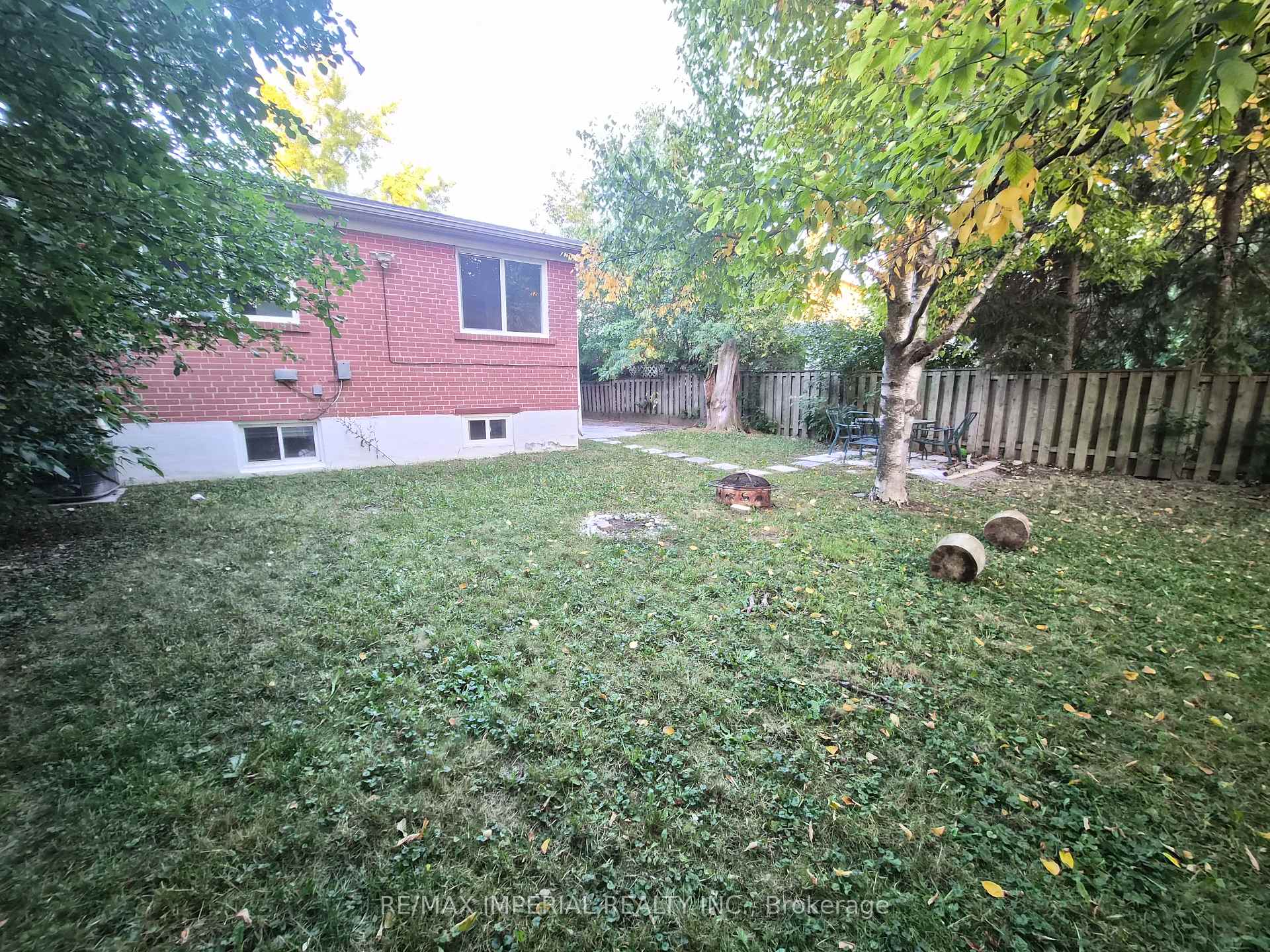 Photo 3 of 262 Mcconvey Drive, Richmond Hill, Crosby — HOMEH