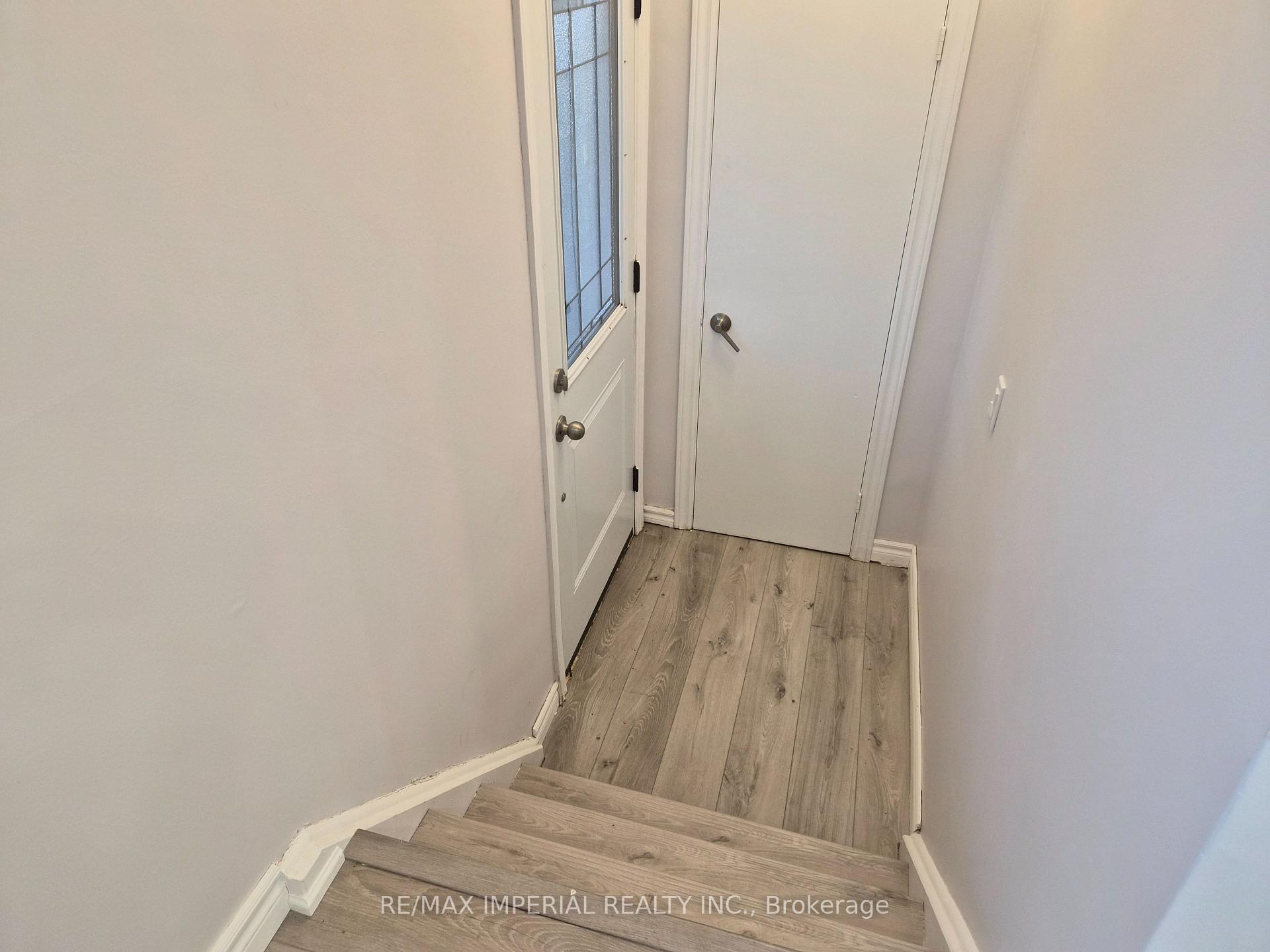 Photo 5 of 262 Mcconvey Drive, Richmond Hill, Crosby — HOMEH