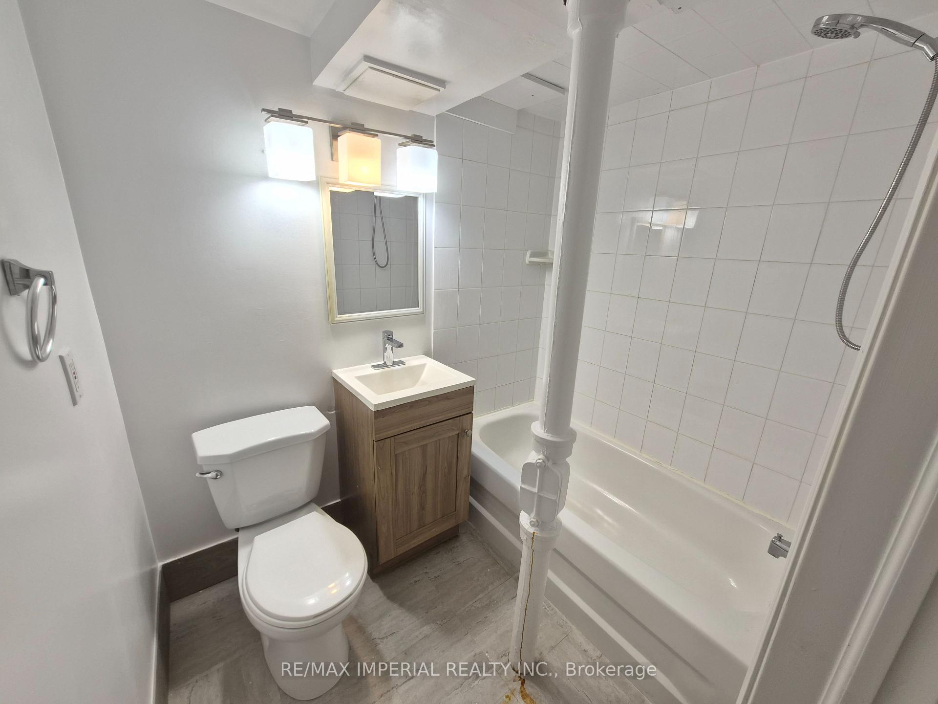 Photo 23 of 262 Mcconvey Drive, Richmond Hill, Crosby — HOMEH