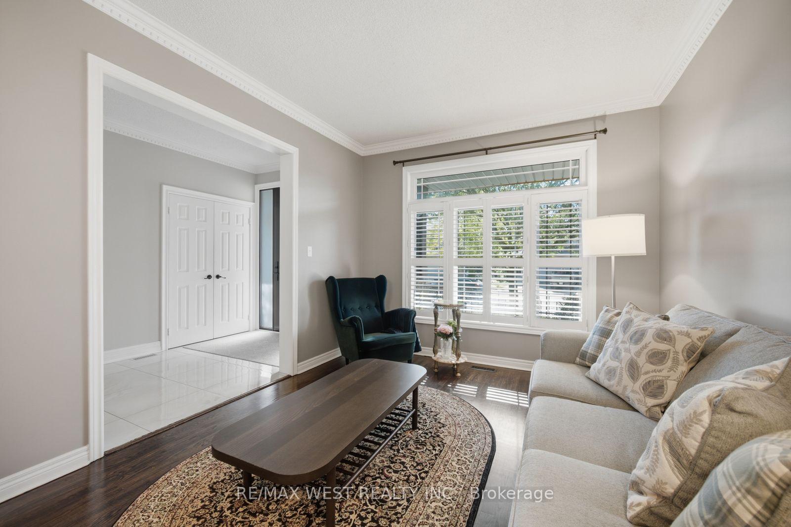 Photo 8 of 65 Burnhaven Avenue, Vaughan, Maple — HOMEH
