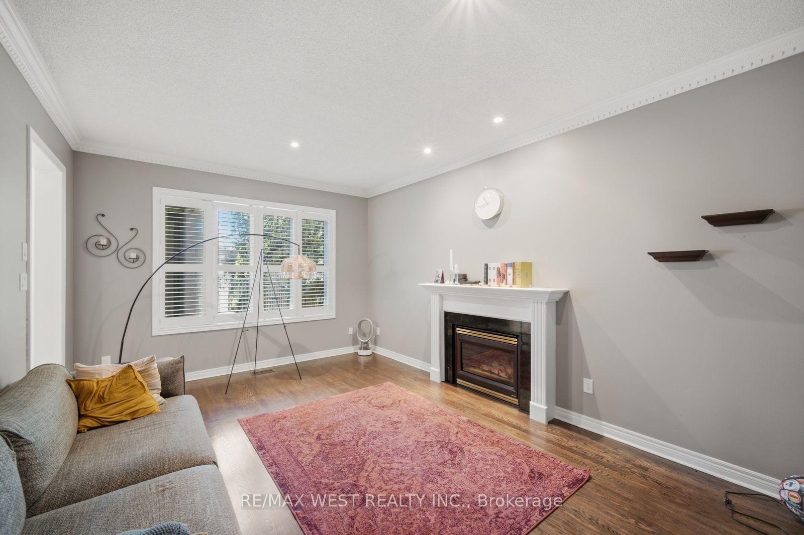 Photo 9 of 65 Burnhaven Avenue, Vaughan, Maple — HOMEH