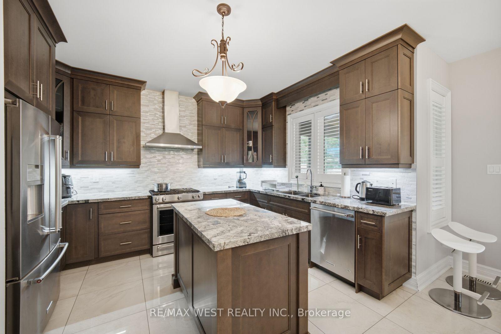 Photo 14 of 65 Burnhaven Avenue, Vaughan, Maple — HOMEH