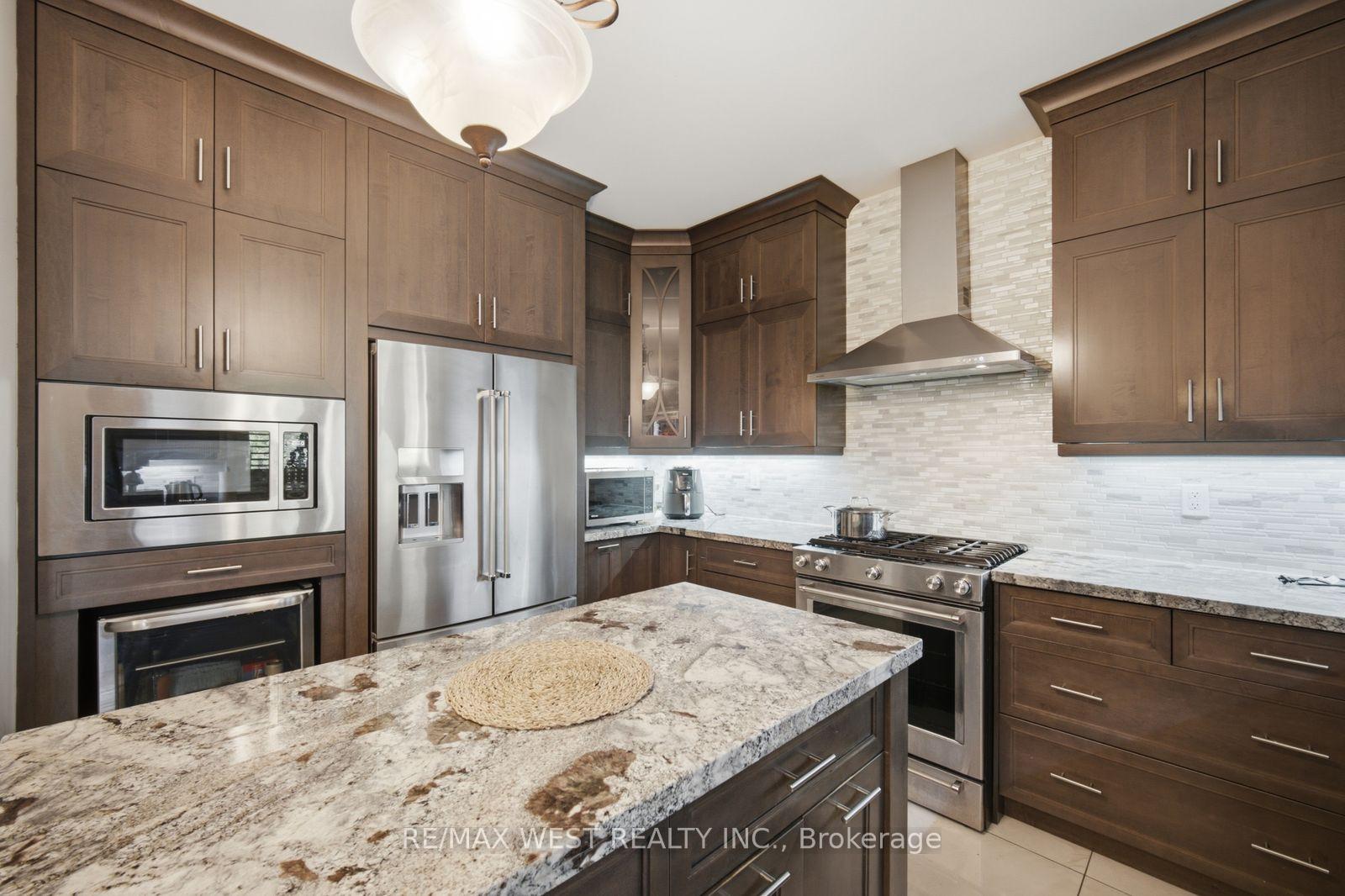 Photo 15 of 65 Burnhaven Avenue, Vaughan, Maple — HOMEH