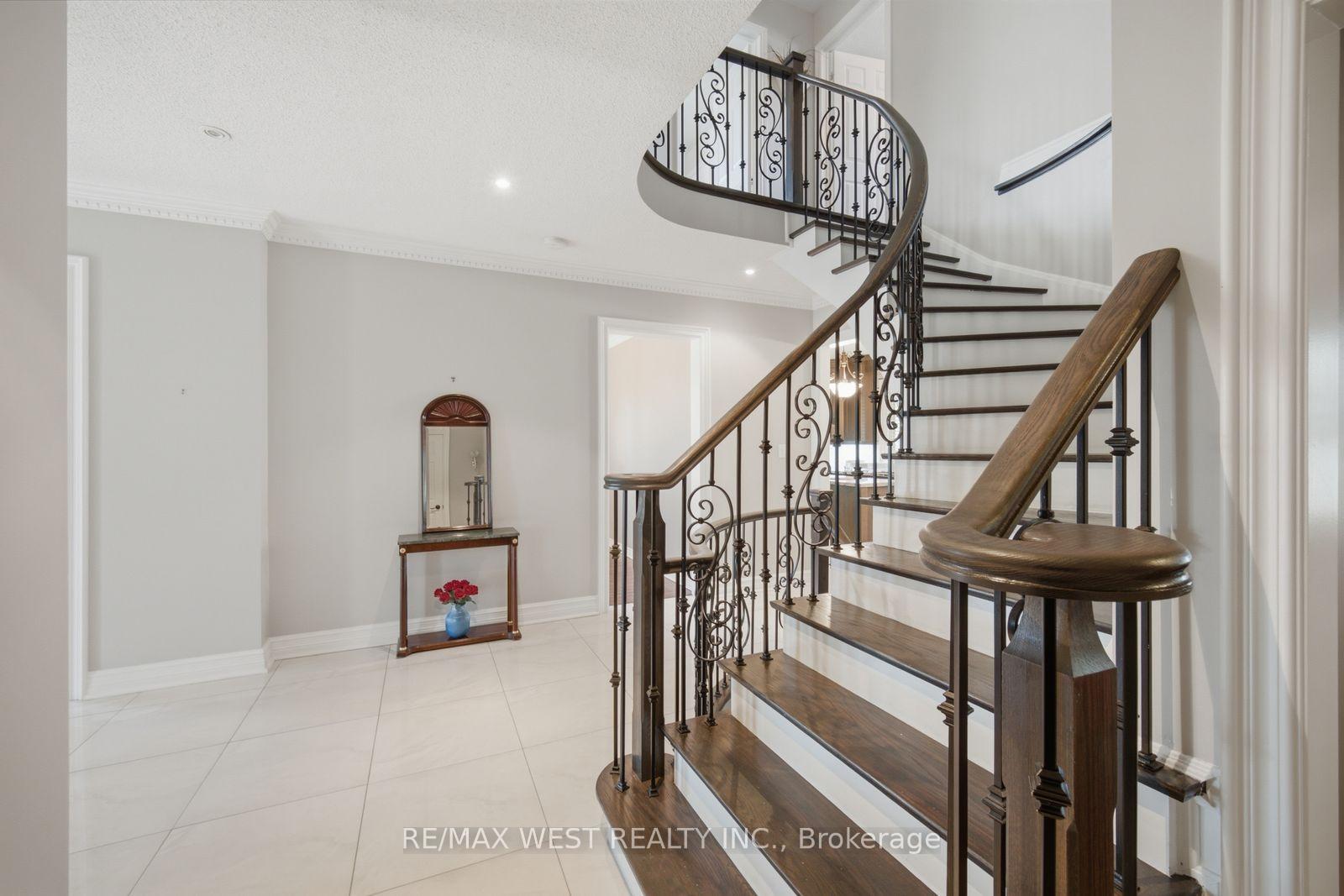 Photo 20 of 65 Burnhaven Avenue, Vaughan, Maple — HOMEH