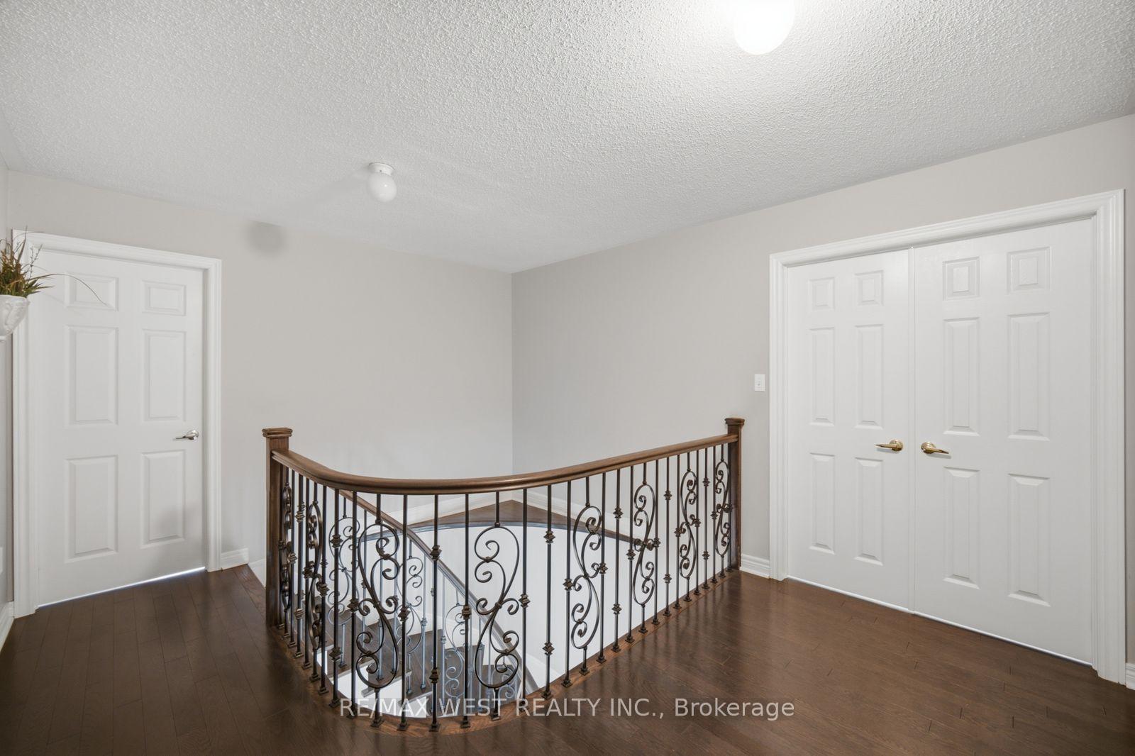 Photo 22 of 65 Burnhaven Avenue, Vaughan, Maple — HOMEH