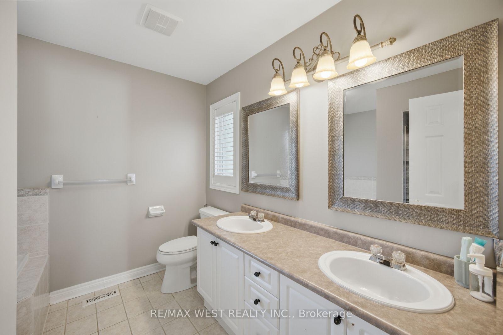 Photo 34 of 65 Burnhaven Avenue, Vaughan, Maple — HOMEH