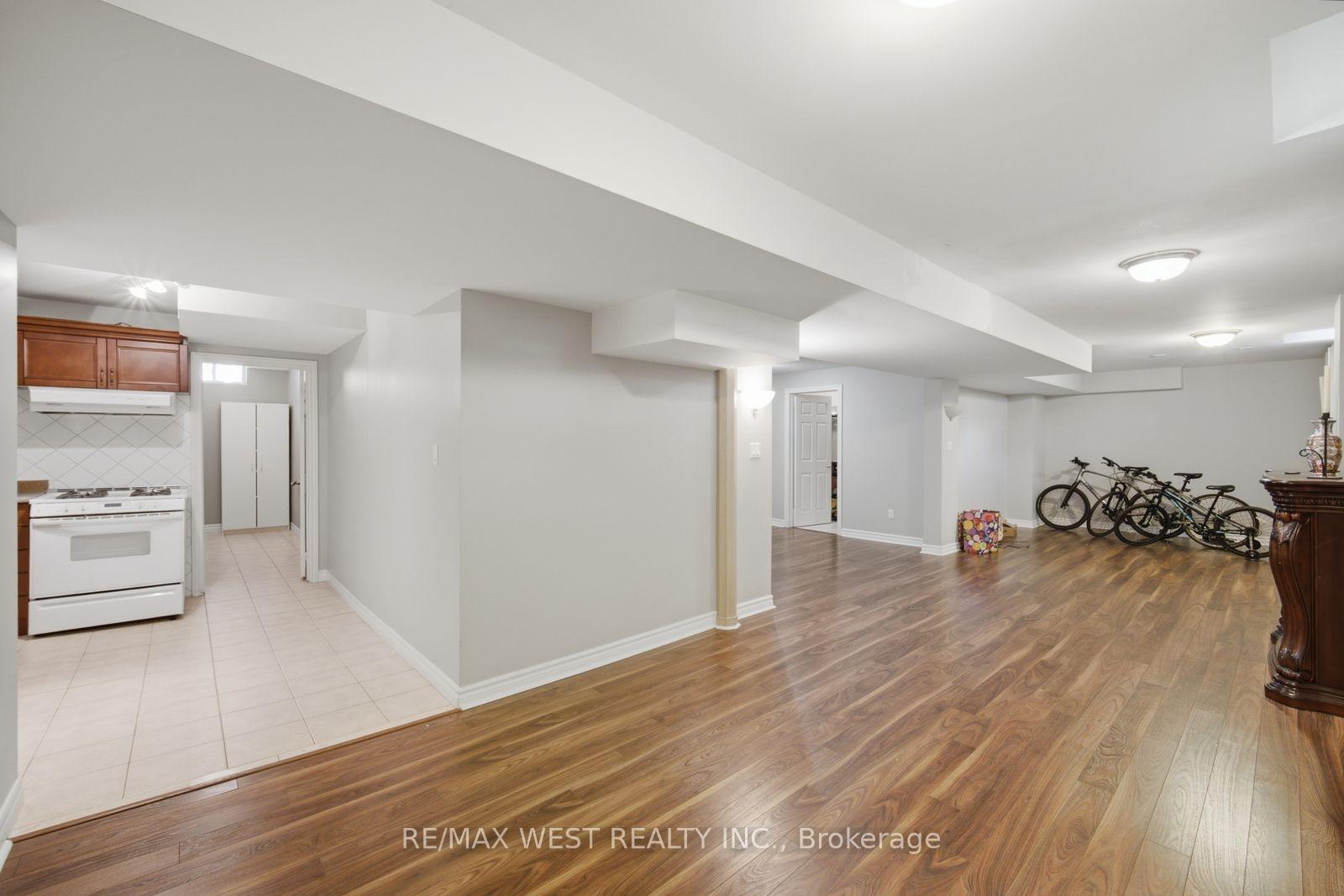 Photo 38 of 65 Burnhaven Avenue, Vaughan, Maple — HOMEH
